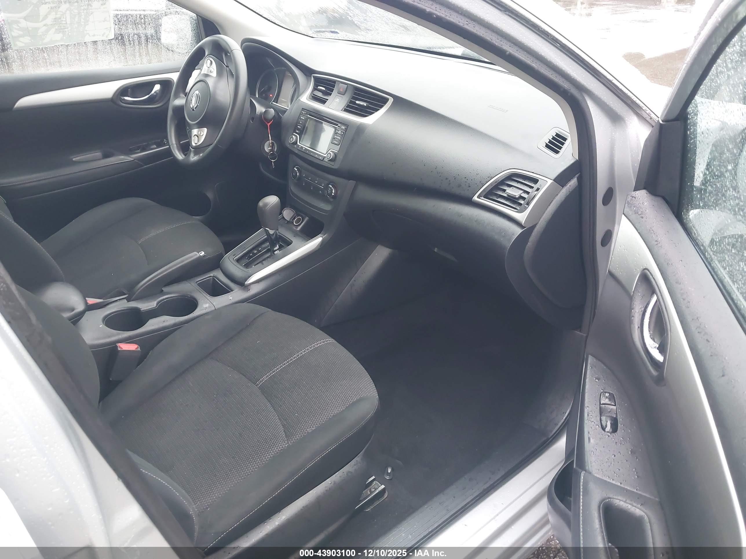 NISSAN SENTRA image 5