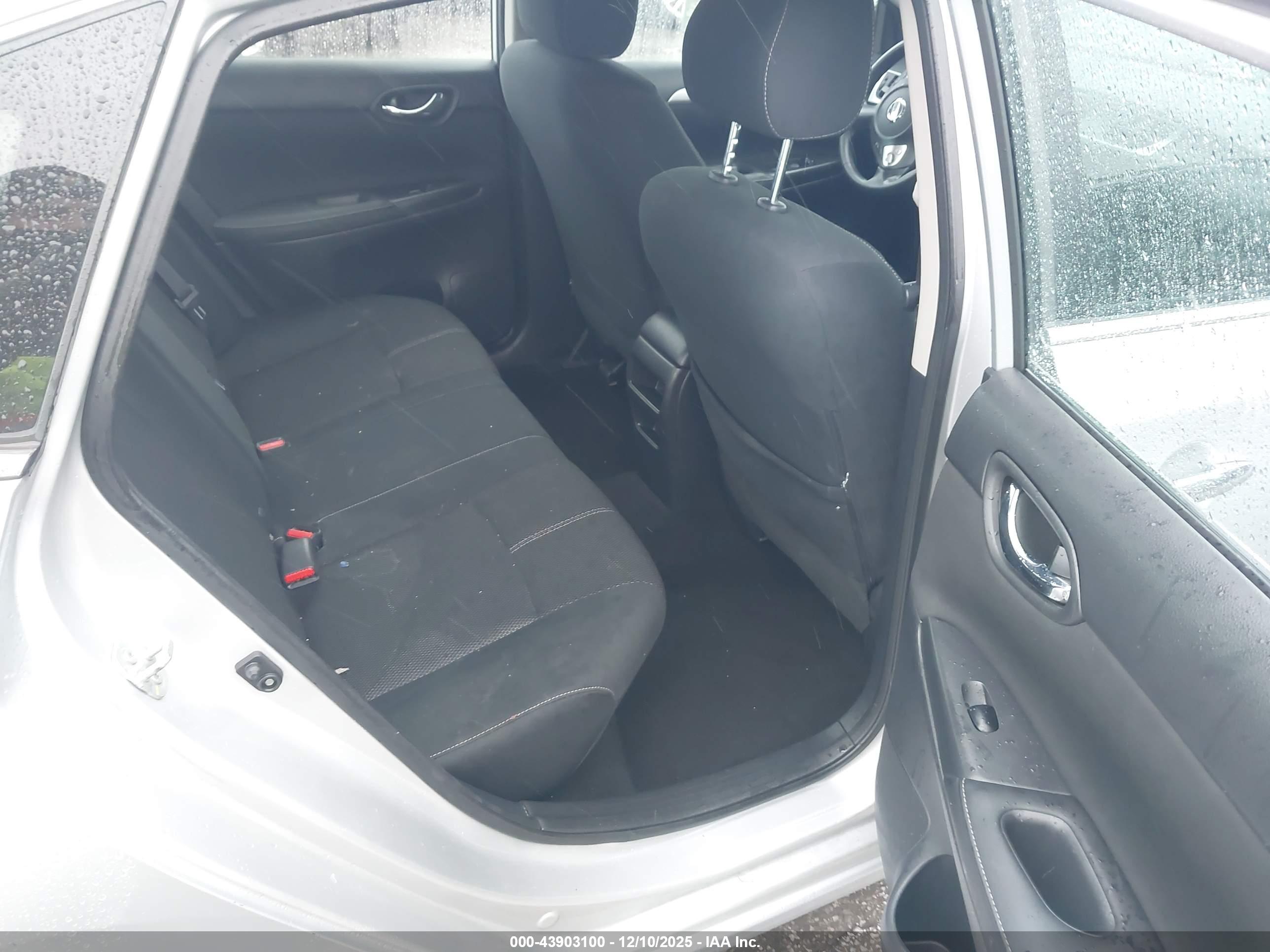 NISSAN SENTRA image 8