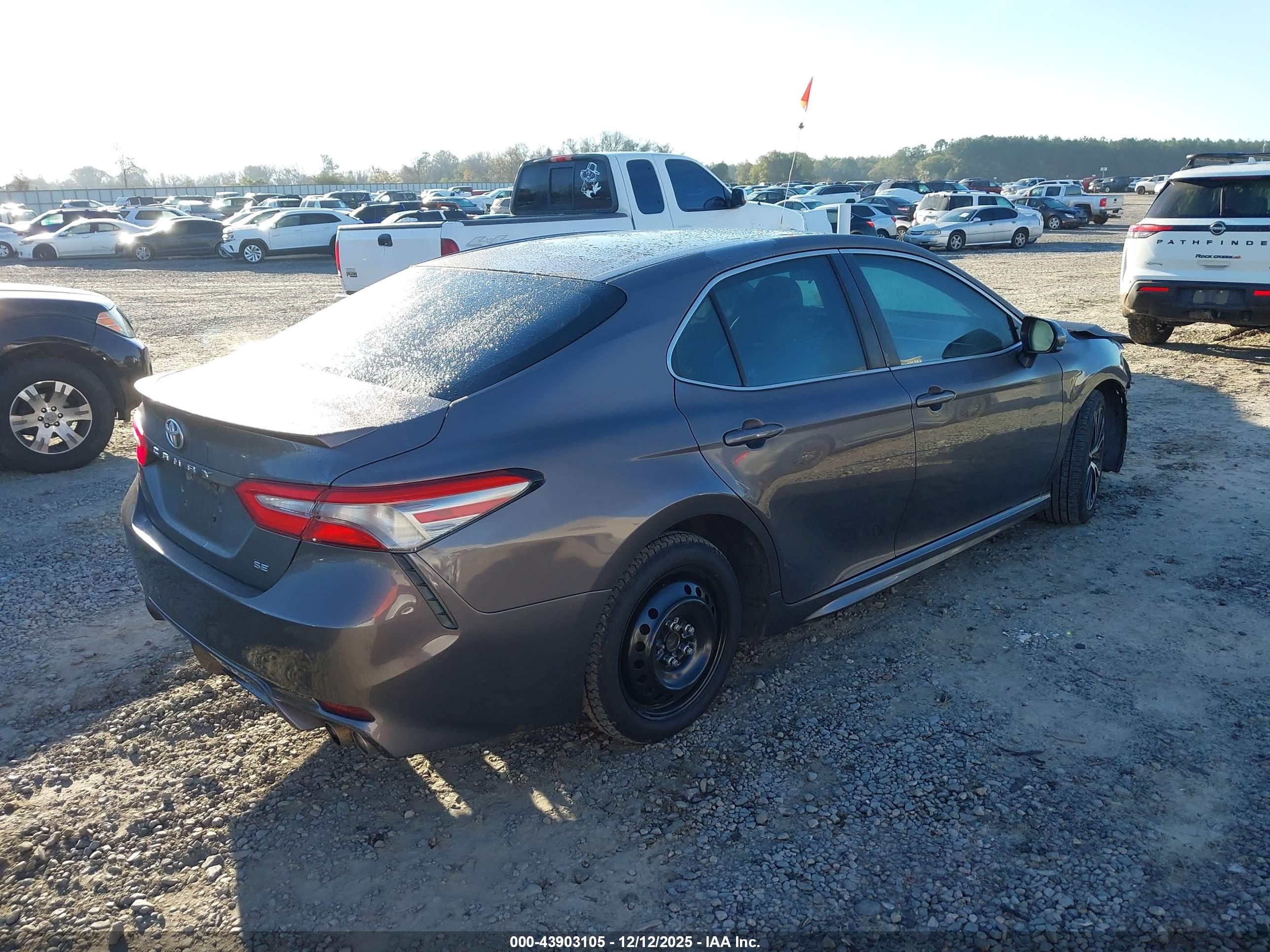 TOYOTA CAMRY image 4