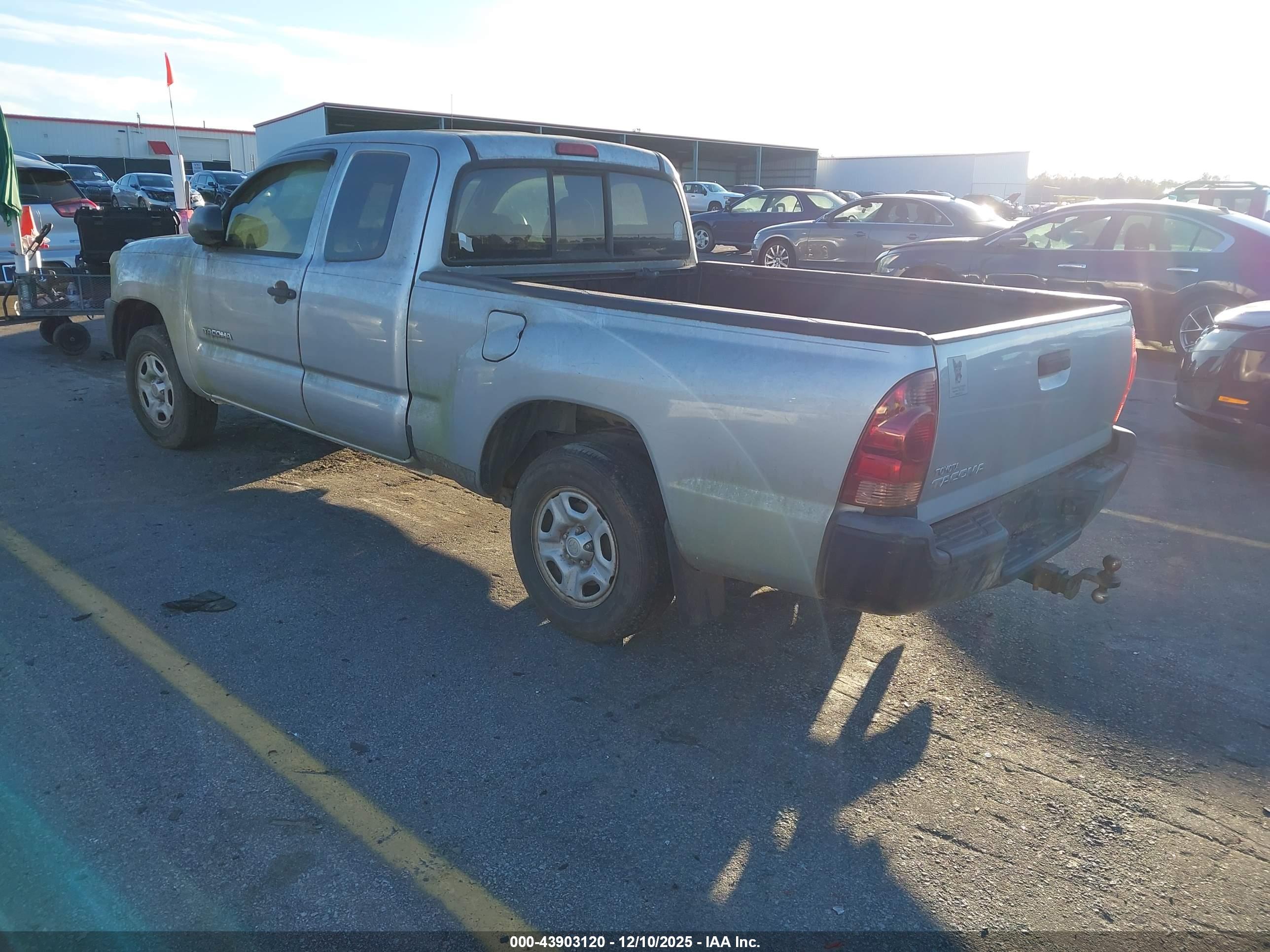 TOYOTA TACOMA image 3