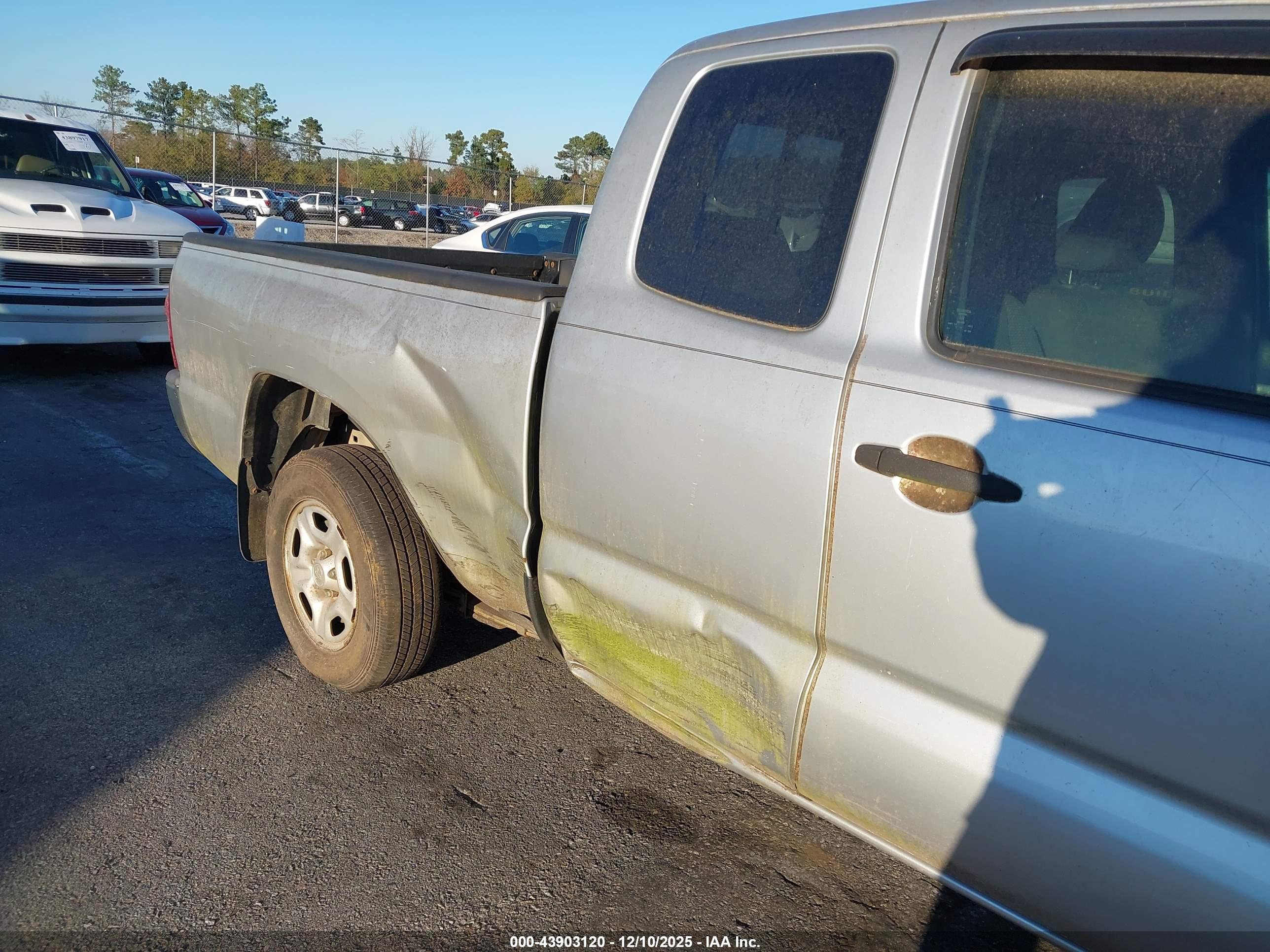TOYOTA TACOMA image 6