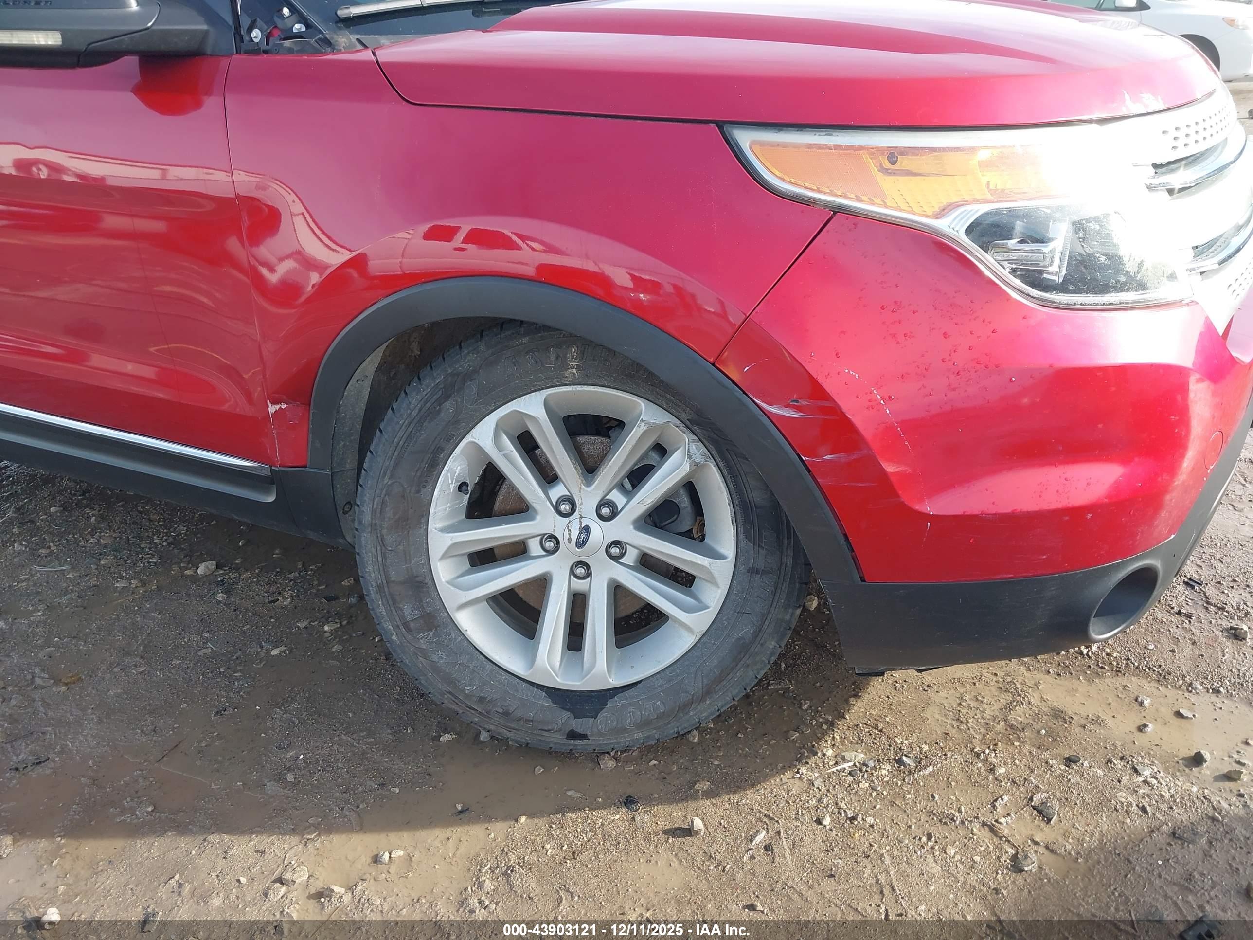 FORD EXPLORER image 6