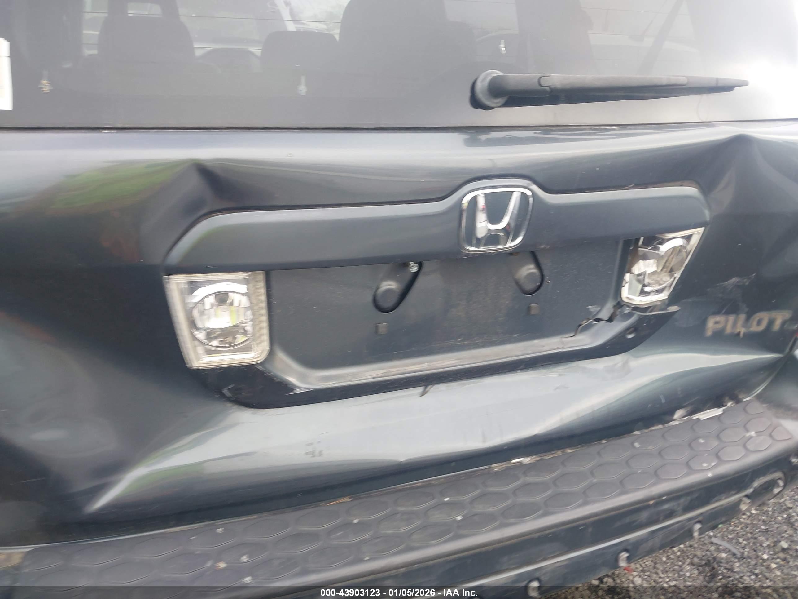 HONDA PILOT image 6