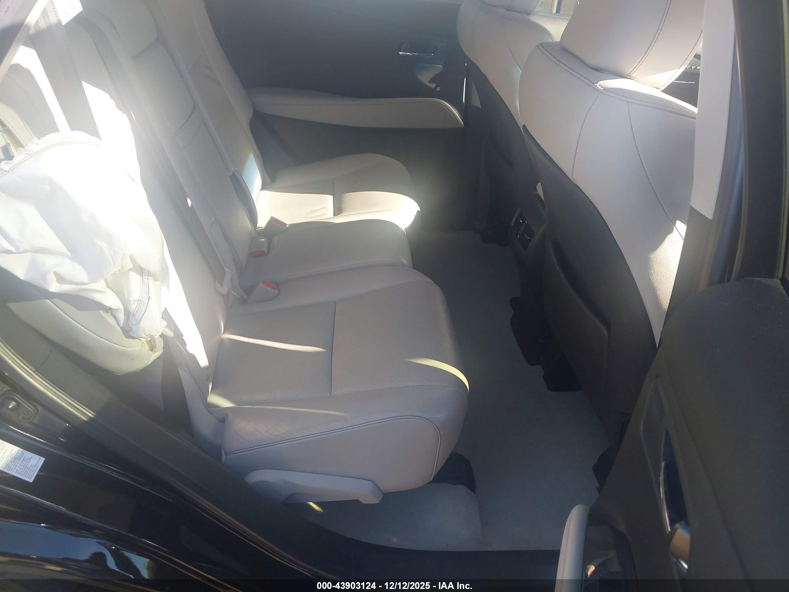 LEXUS RX image 8