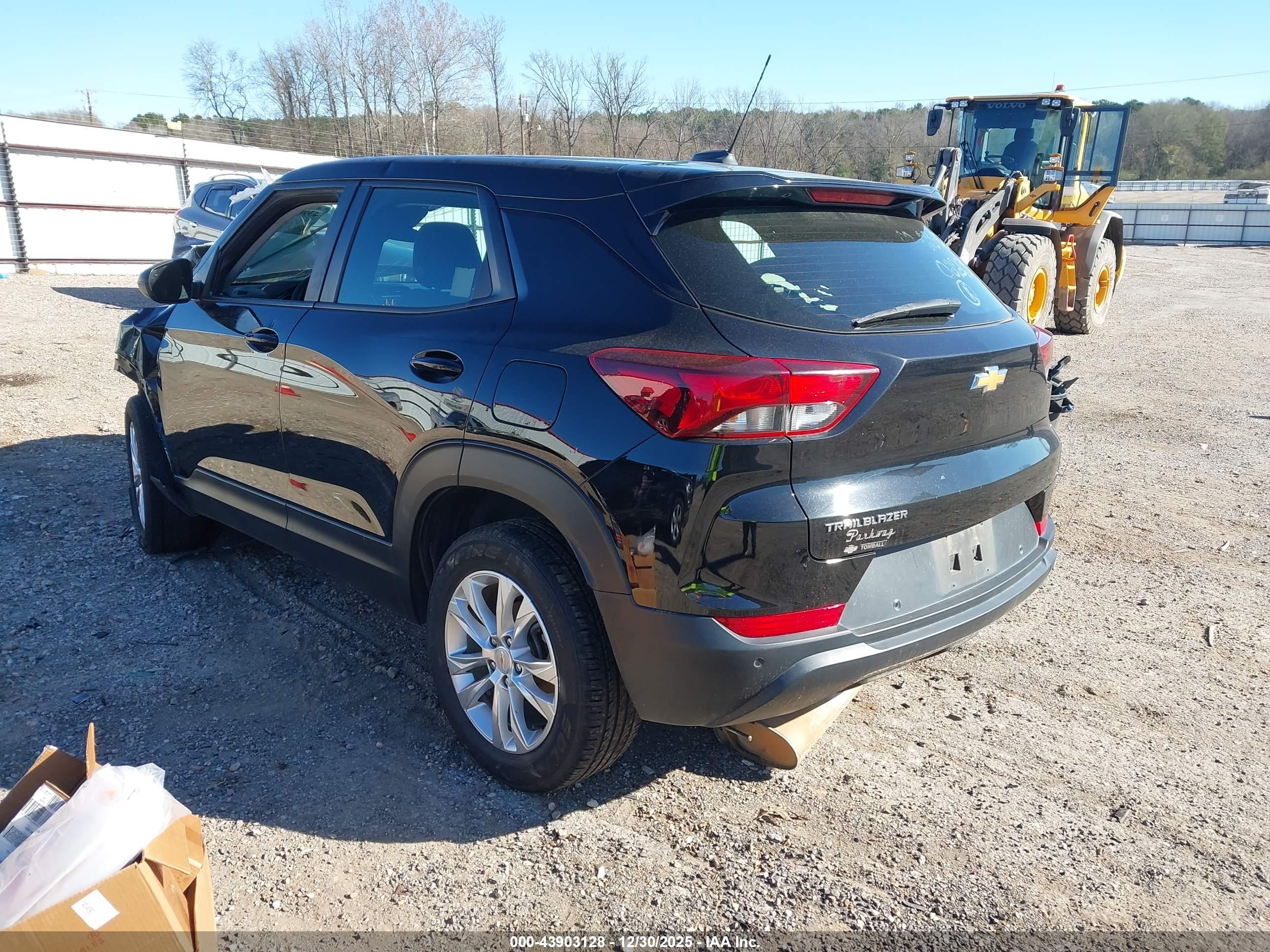 CHEVROLET TRAILBLAZER image 3
