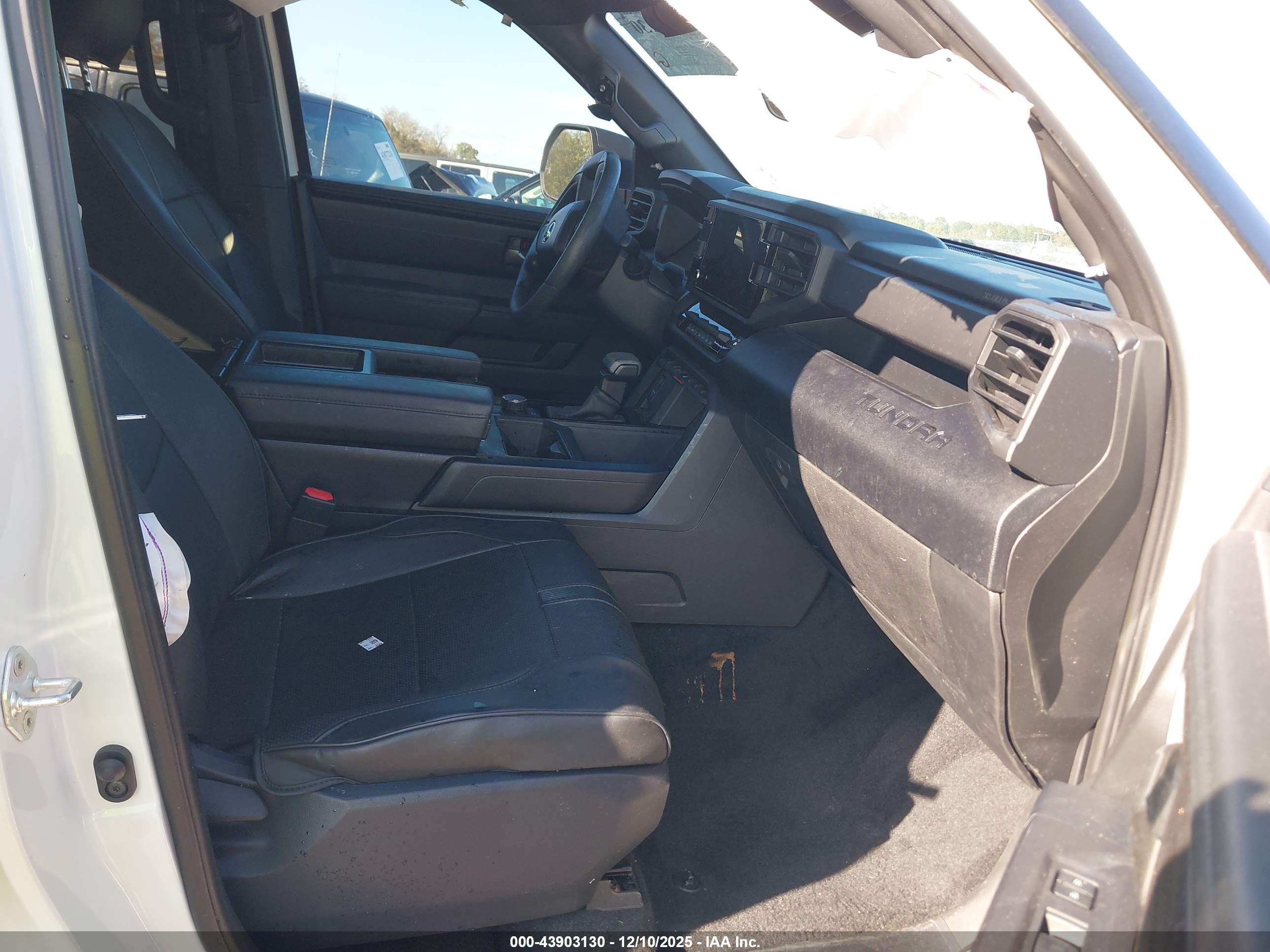 TOYOTA TUNDRA image 5
