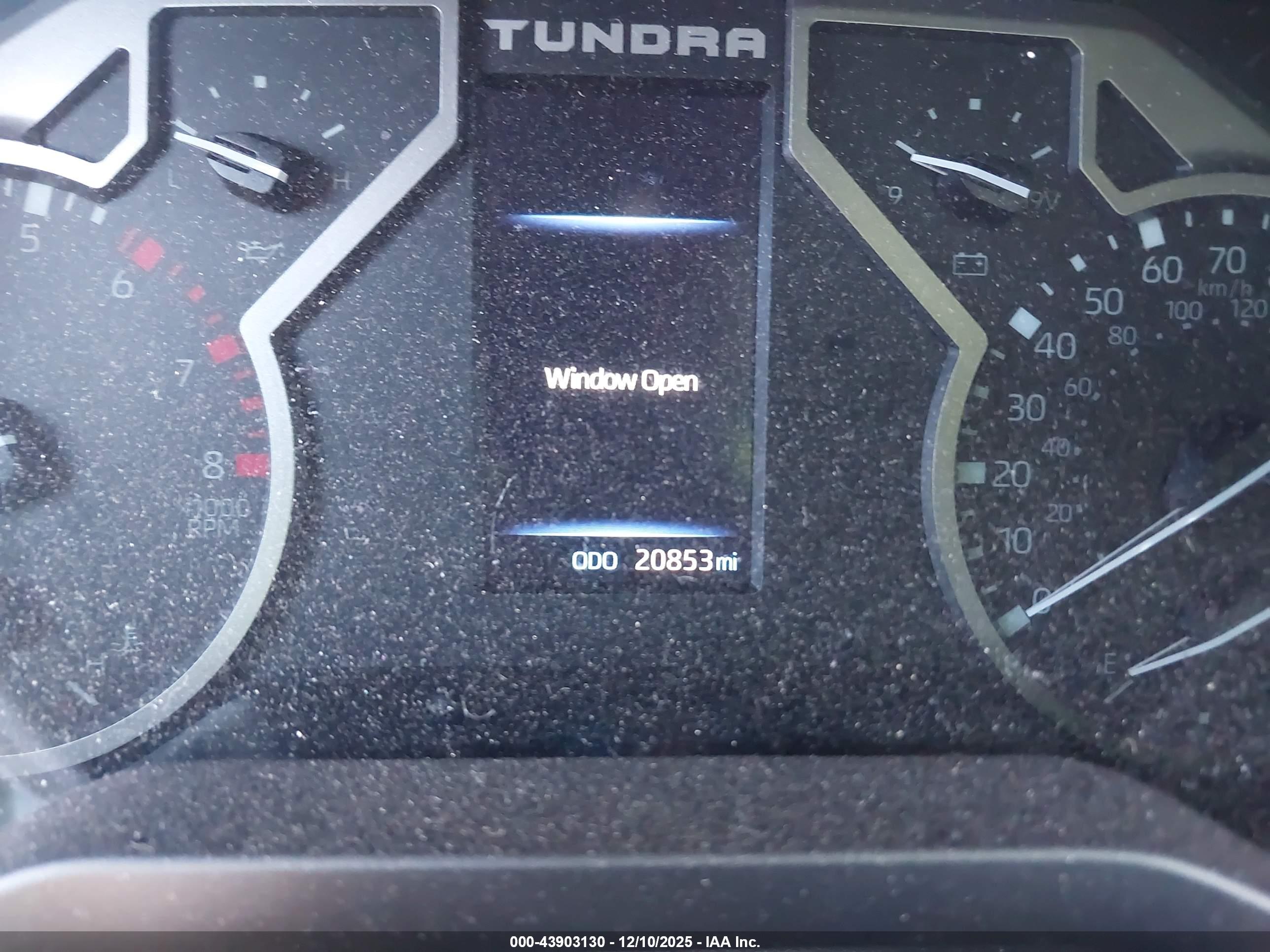 TOYOTA TUNDRA image 7