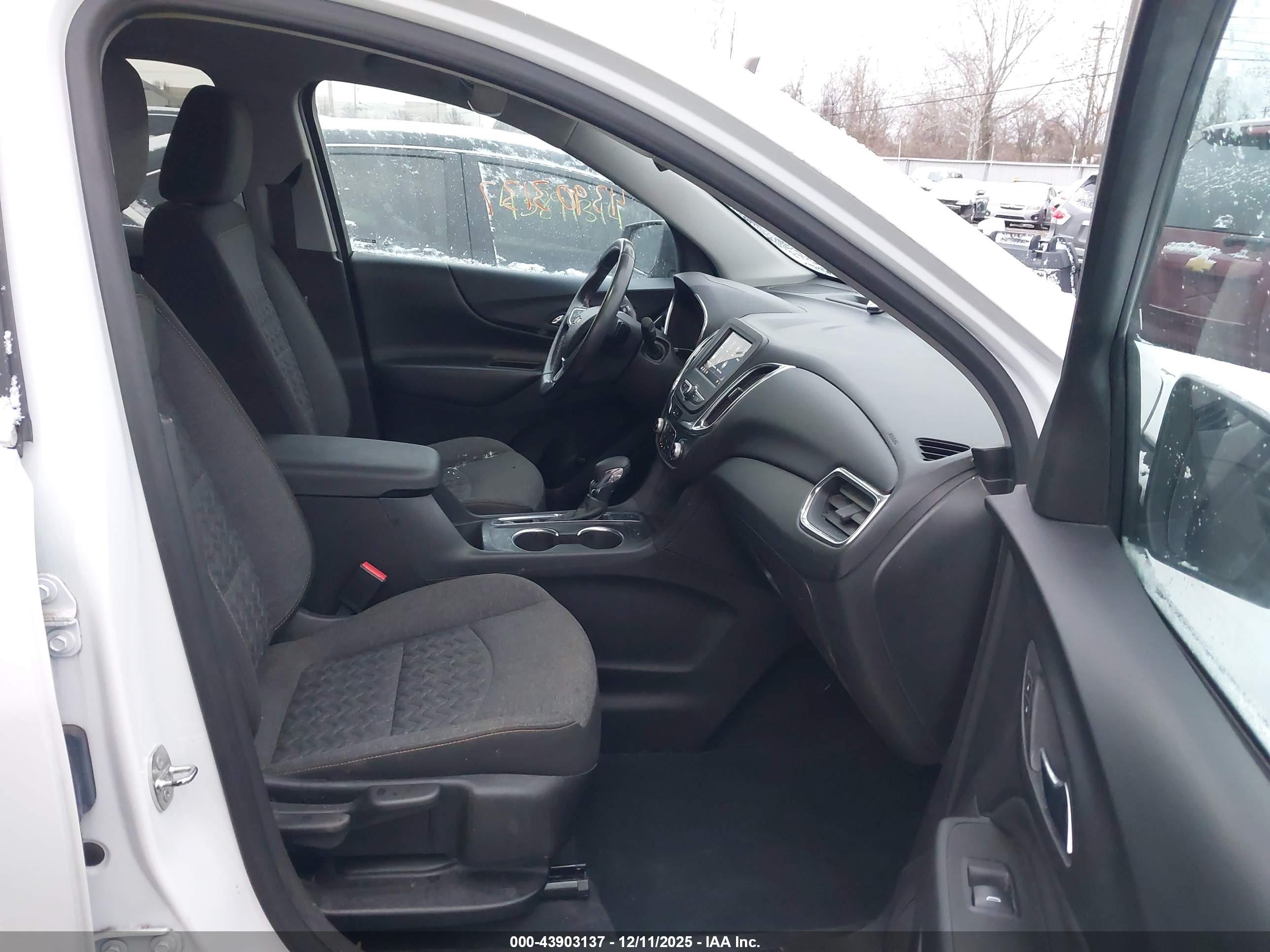 CHEVROLET EQUINOX image 5