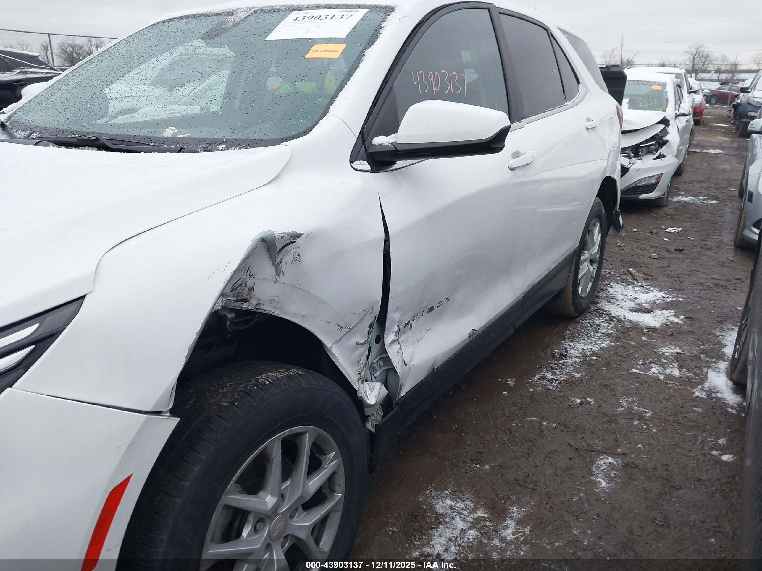 CHEVROLET EQUINOX image 6
