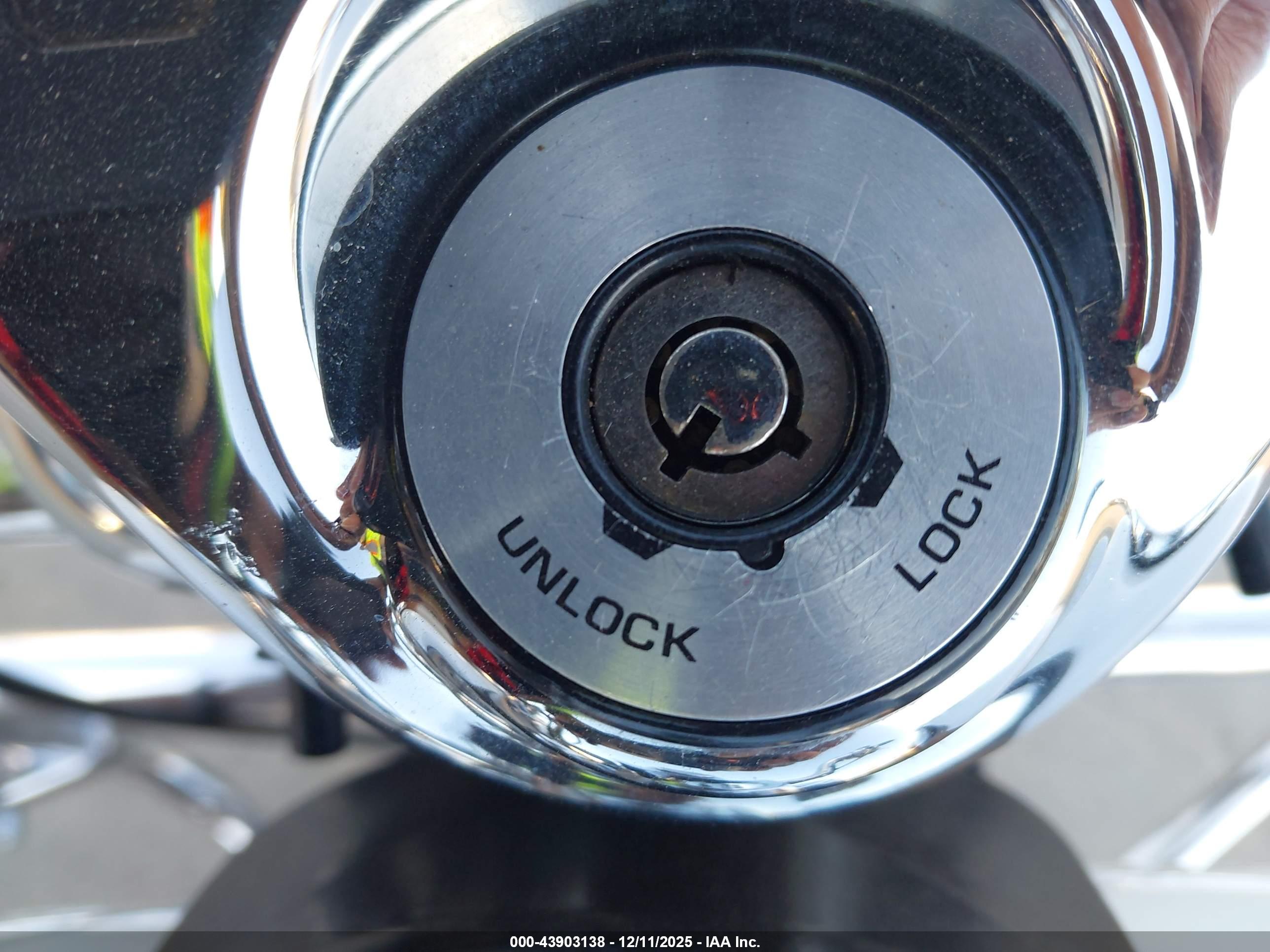 HARLEY-DAVIDSON FLHRCI image 11