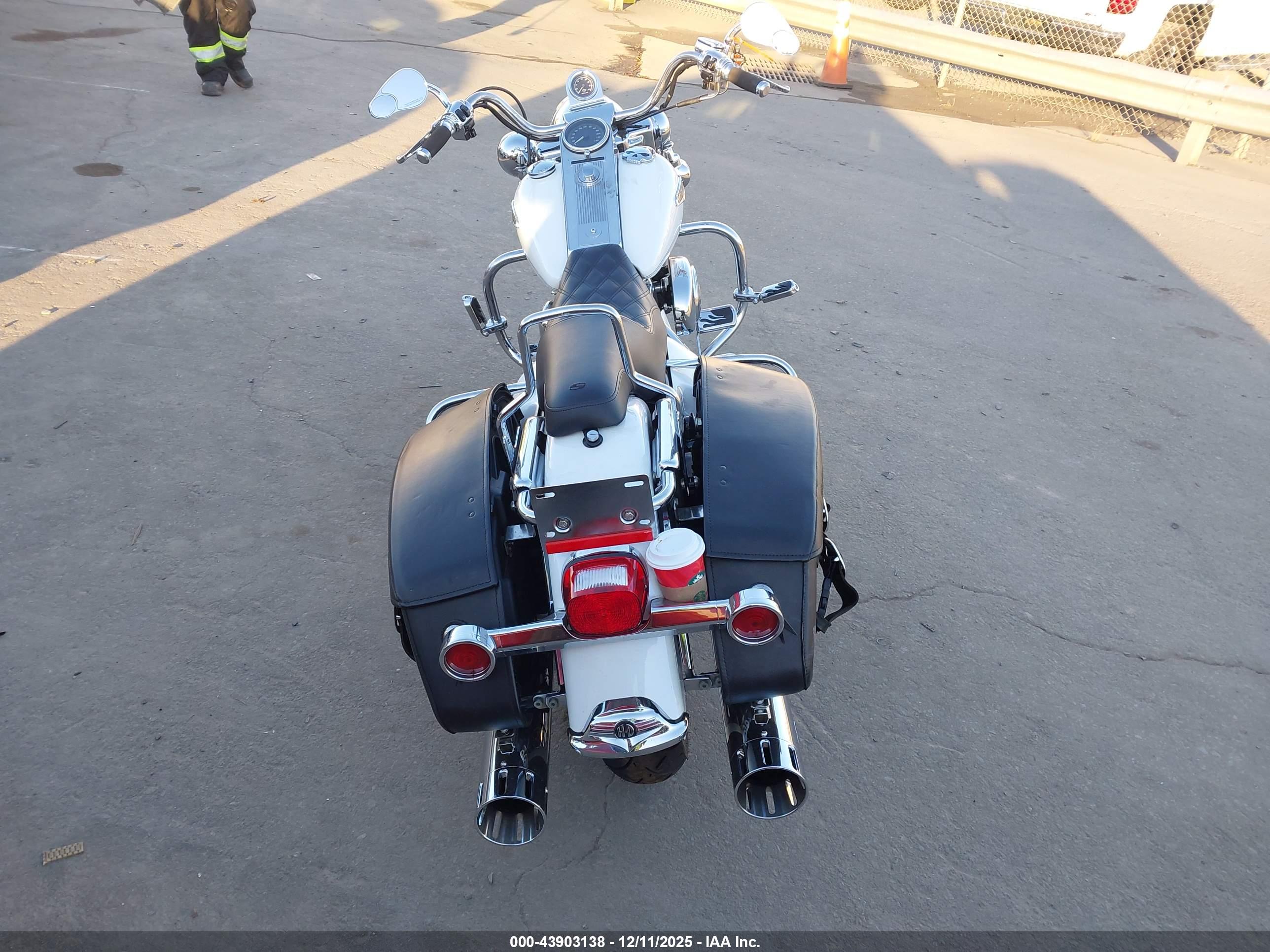 HARLEY-DAVIDSON FLHRCI image 6