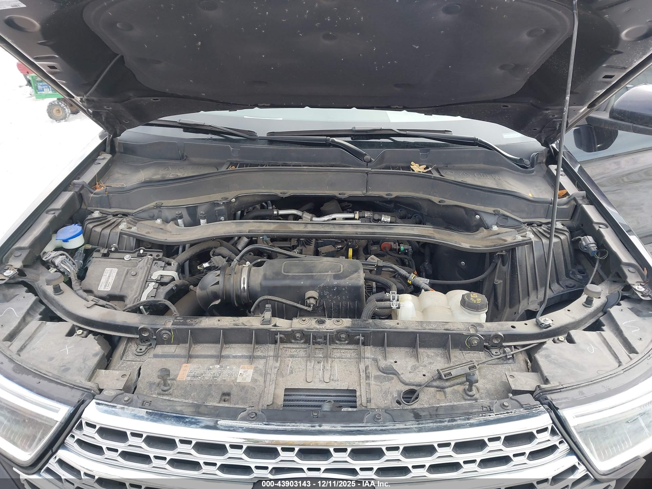 FORD EXPLORER image 10