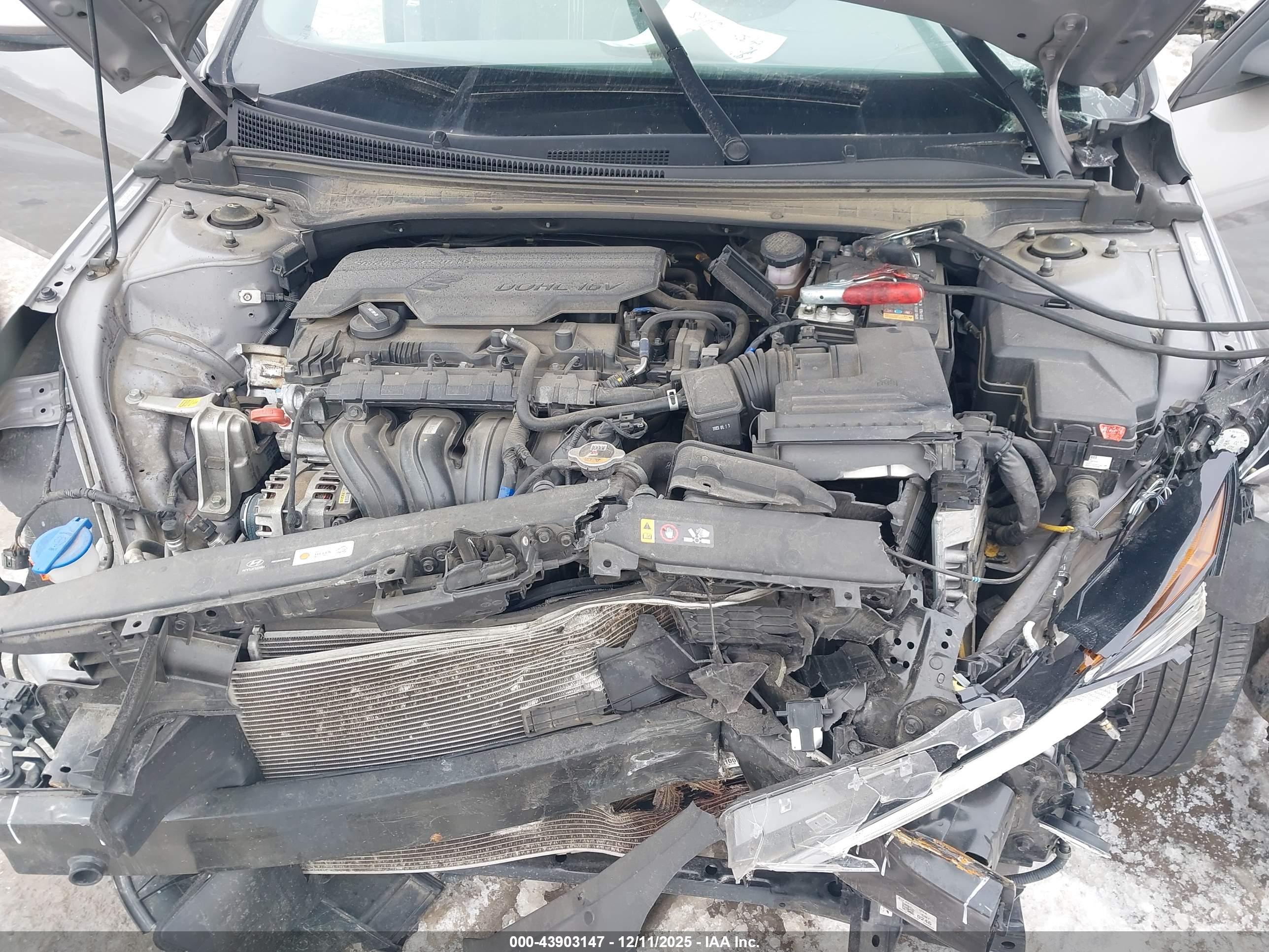 HYUNDAI ELANTRA image 10
