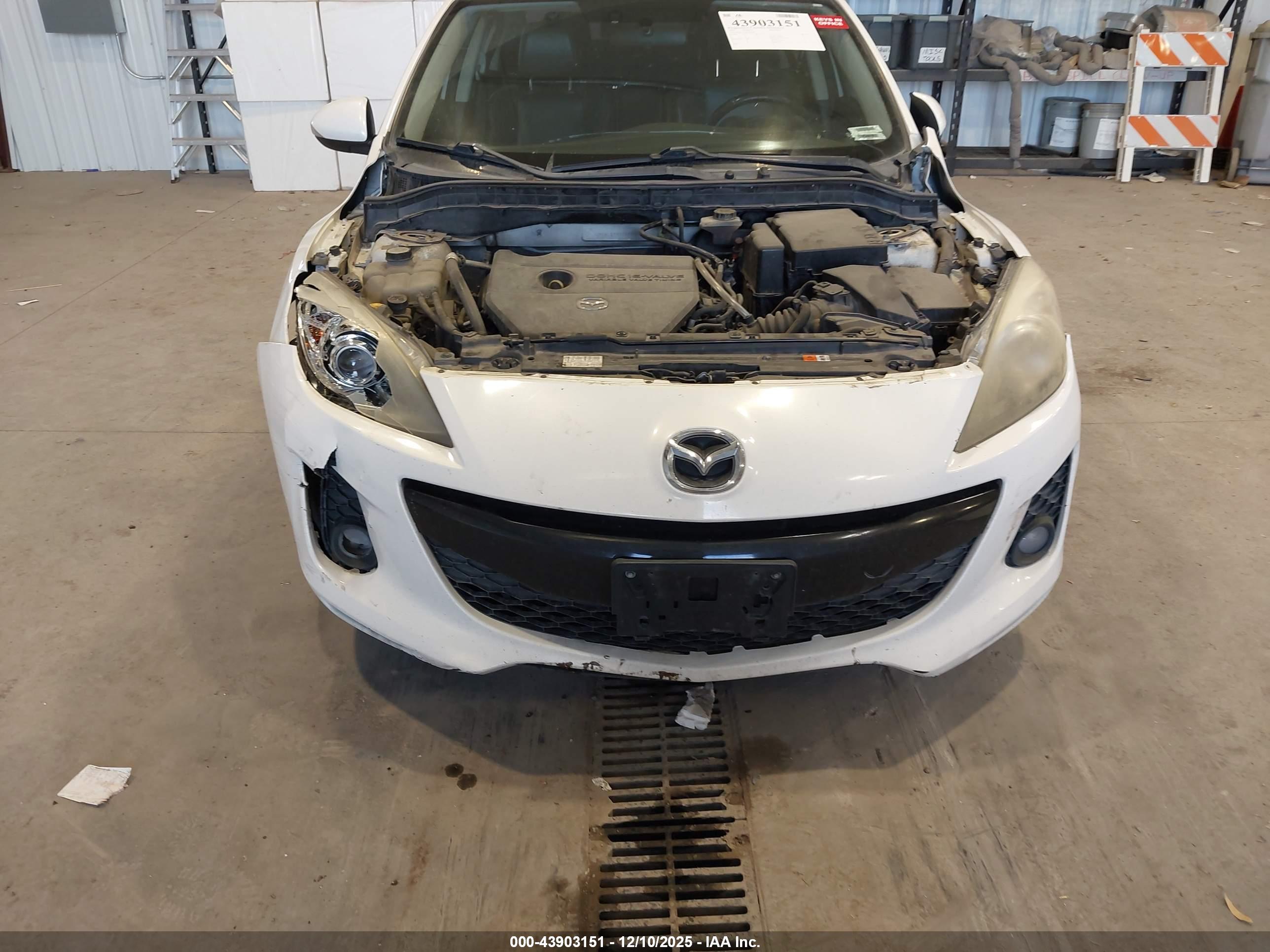MAZDA MAZDA3 image 6