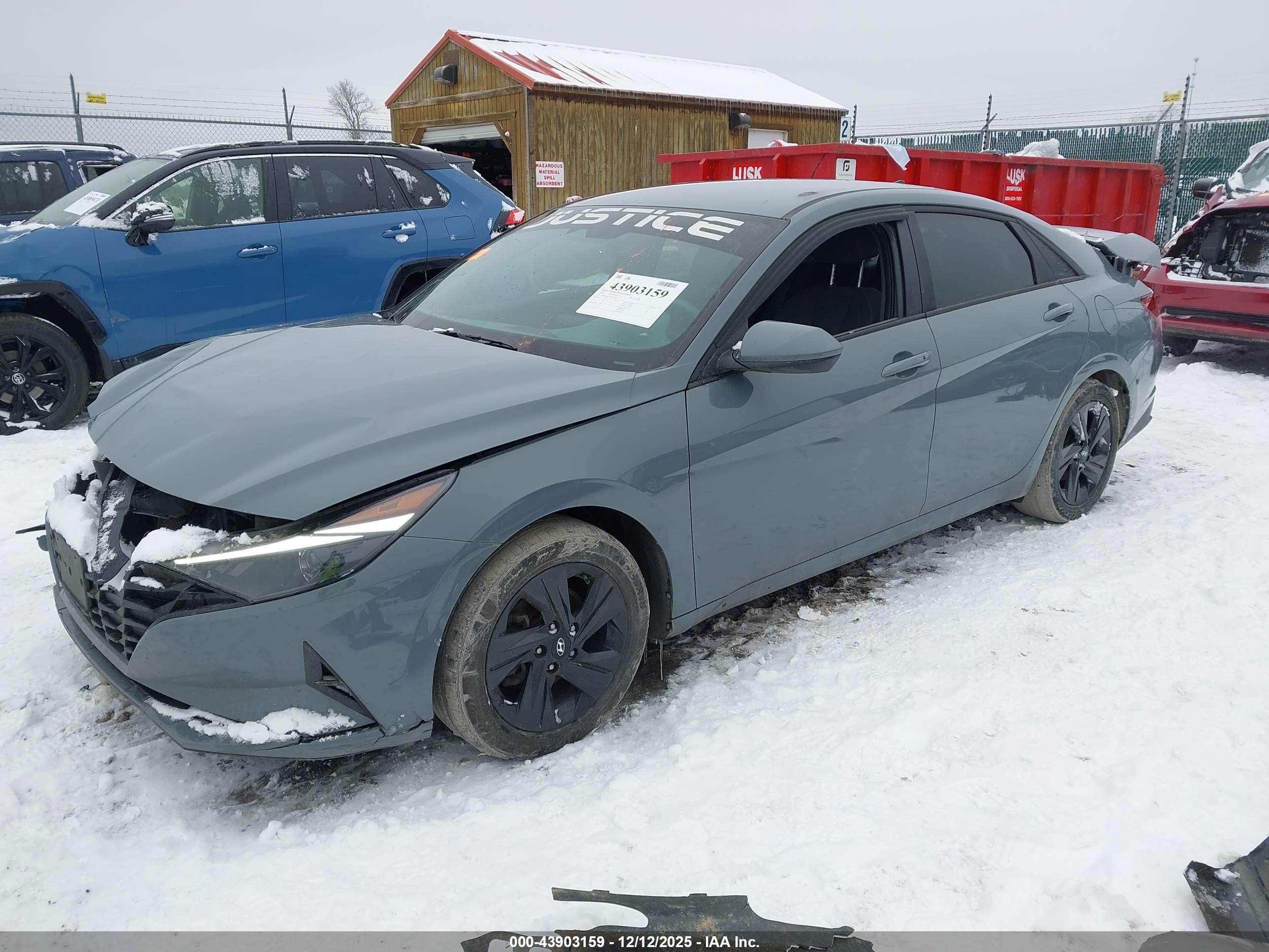 HYUNDAI ELANTRA image 2