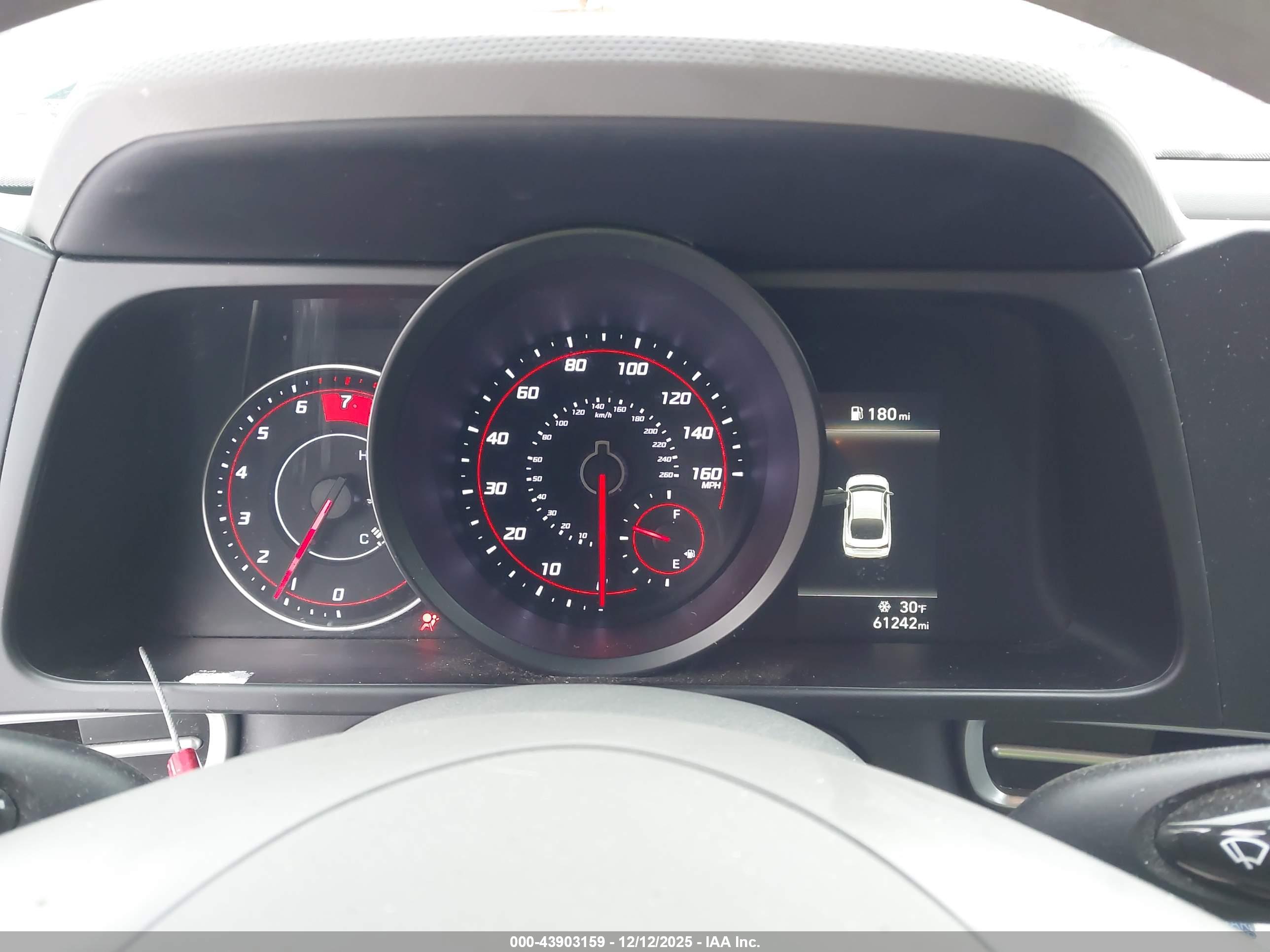 HYUNDAI ELANTRA image 7