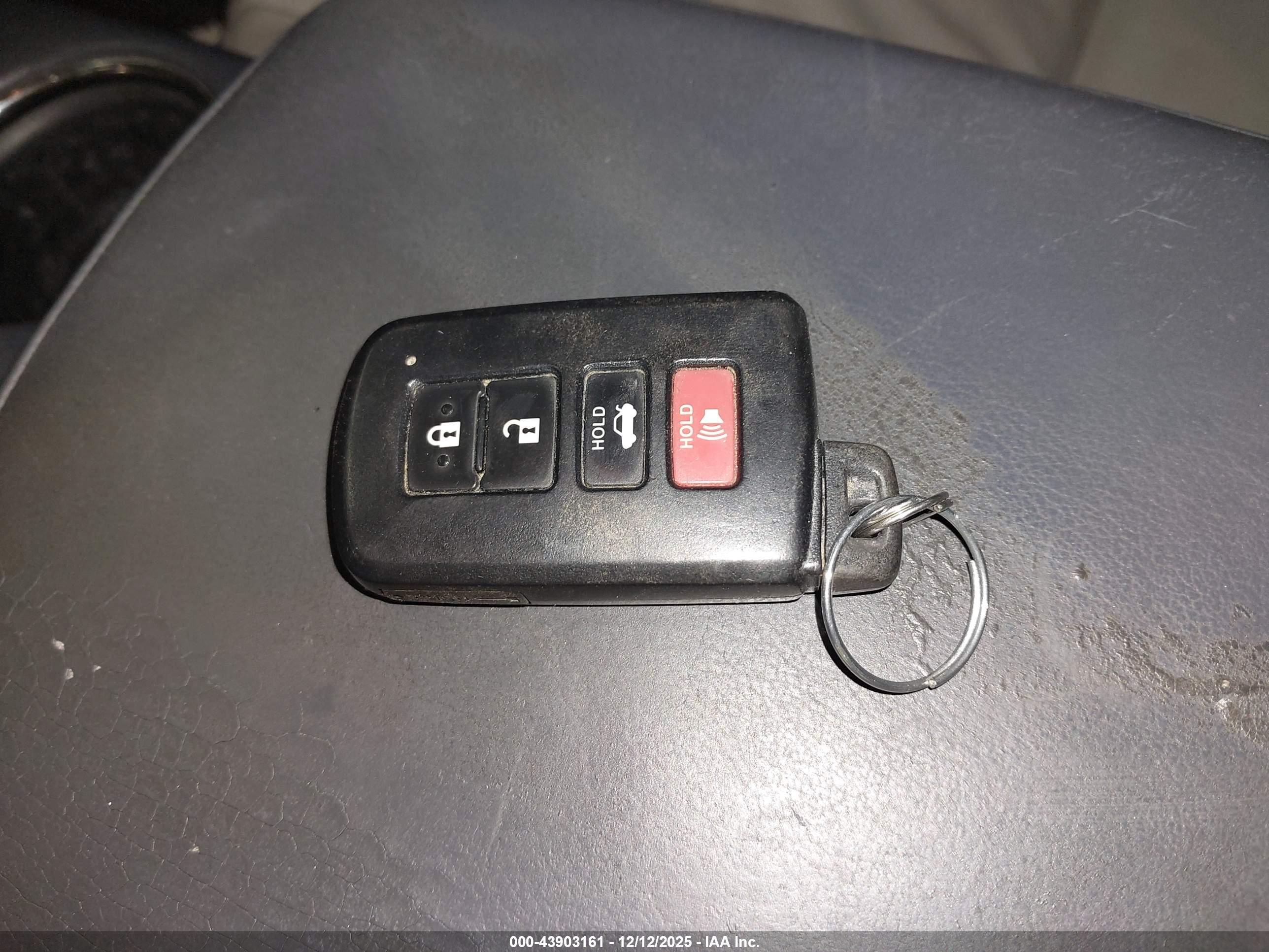 TOYOTA AVALON image 11