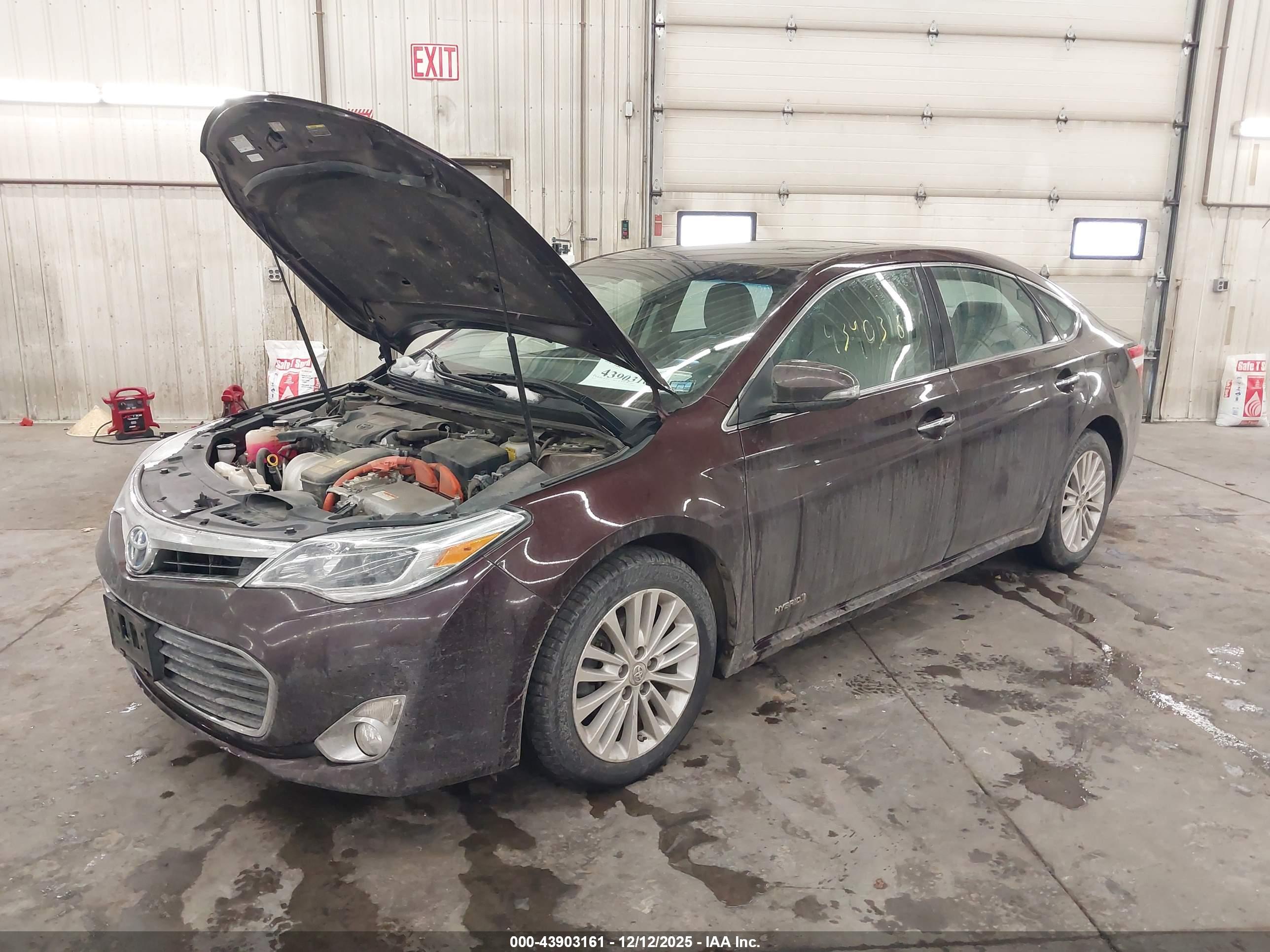 TOYOTA AVALON image 6