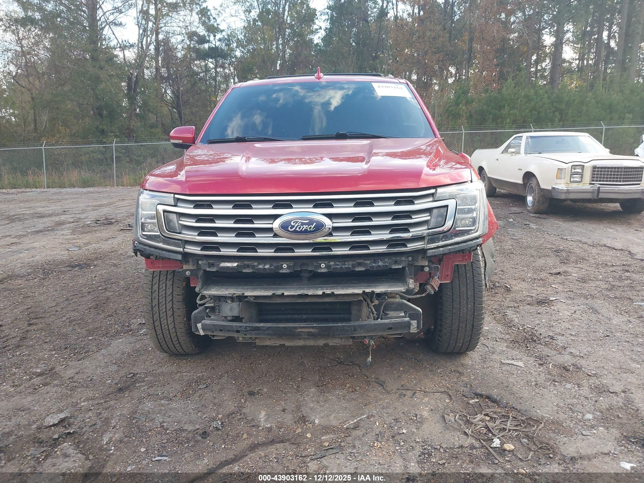 FORD EXPEDITION image 6