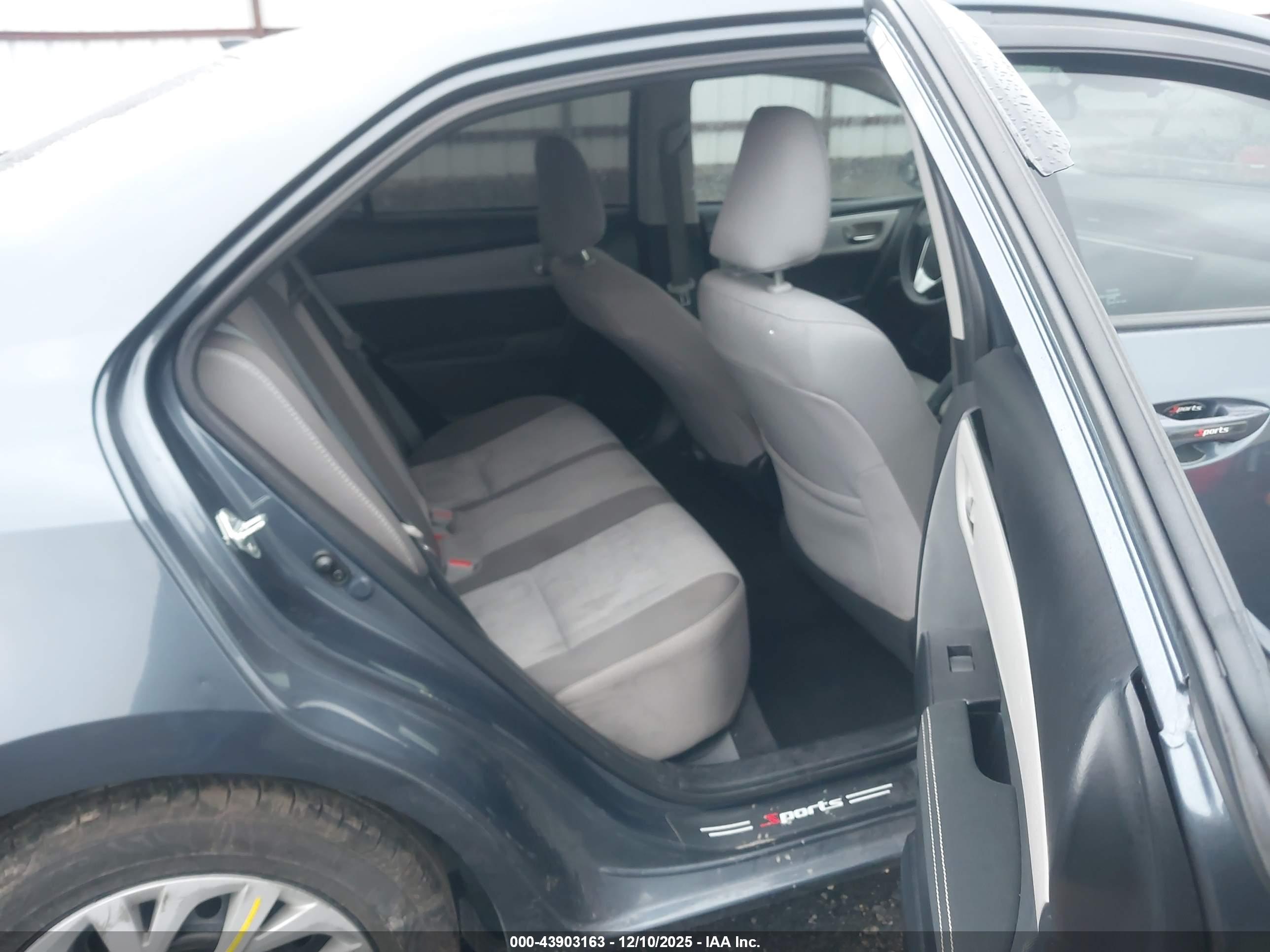 TOYOTA COROLLA image 8