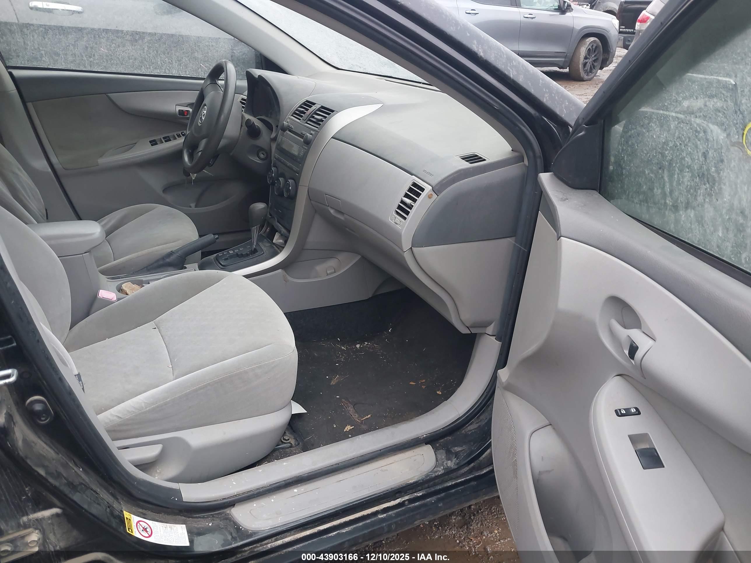TOYOTA COROLLA image 5