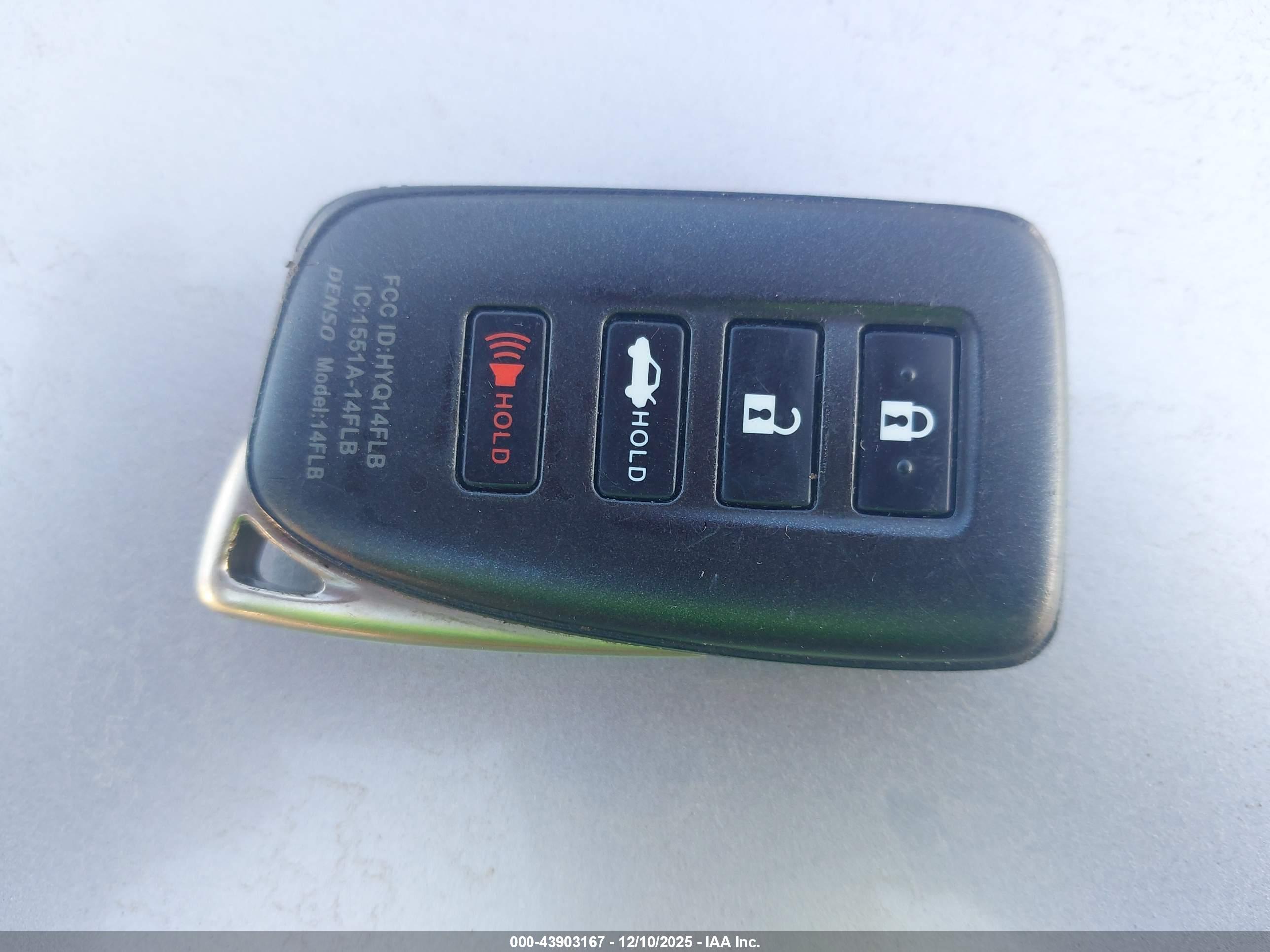 LEXUS IS image 11