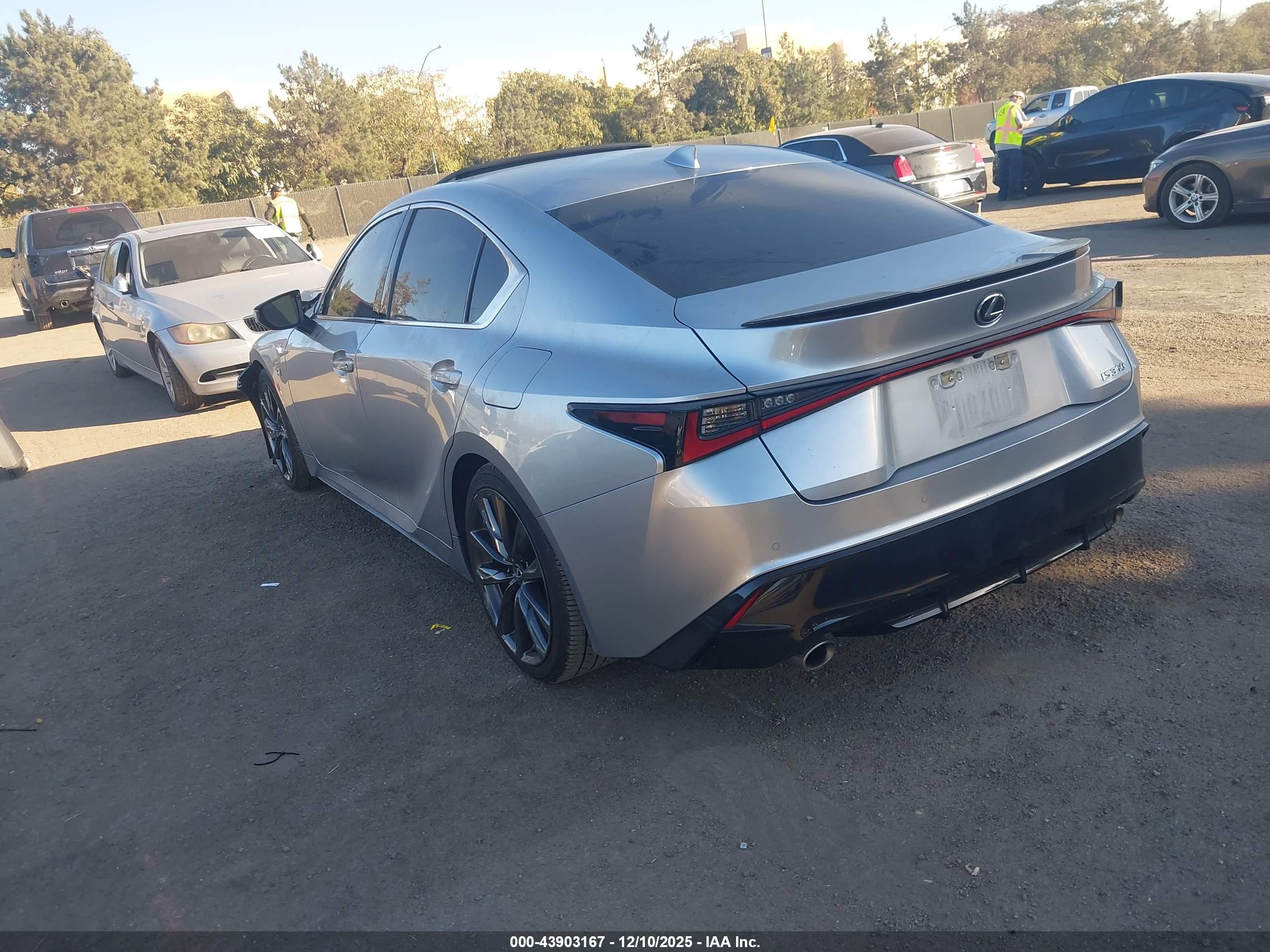 LEXUS IS image 3