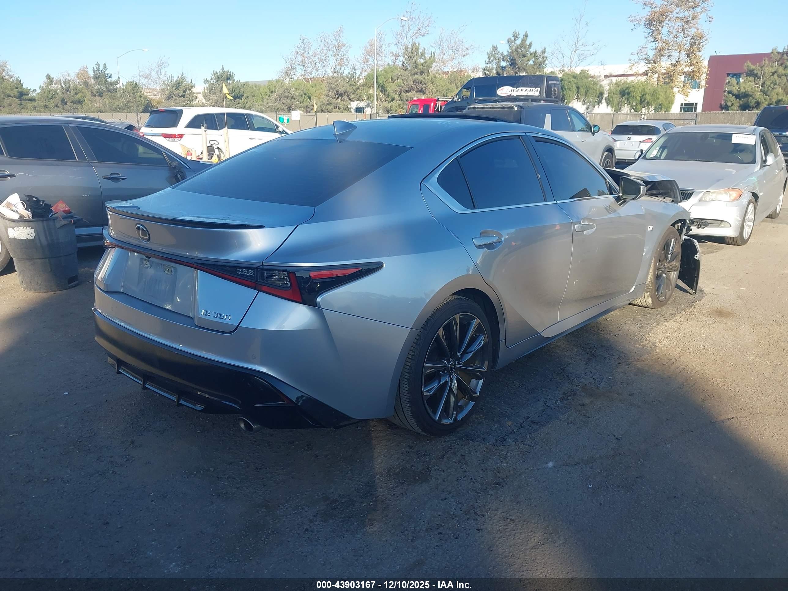 LEXUS IS image 4