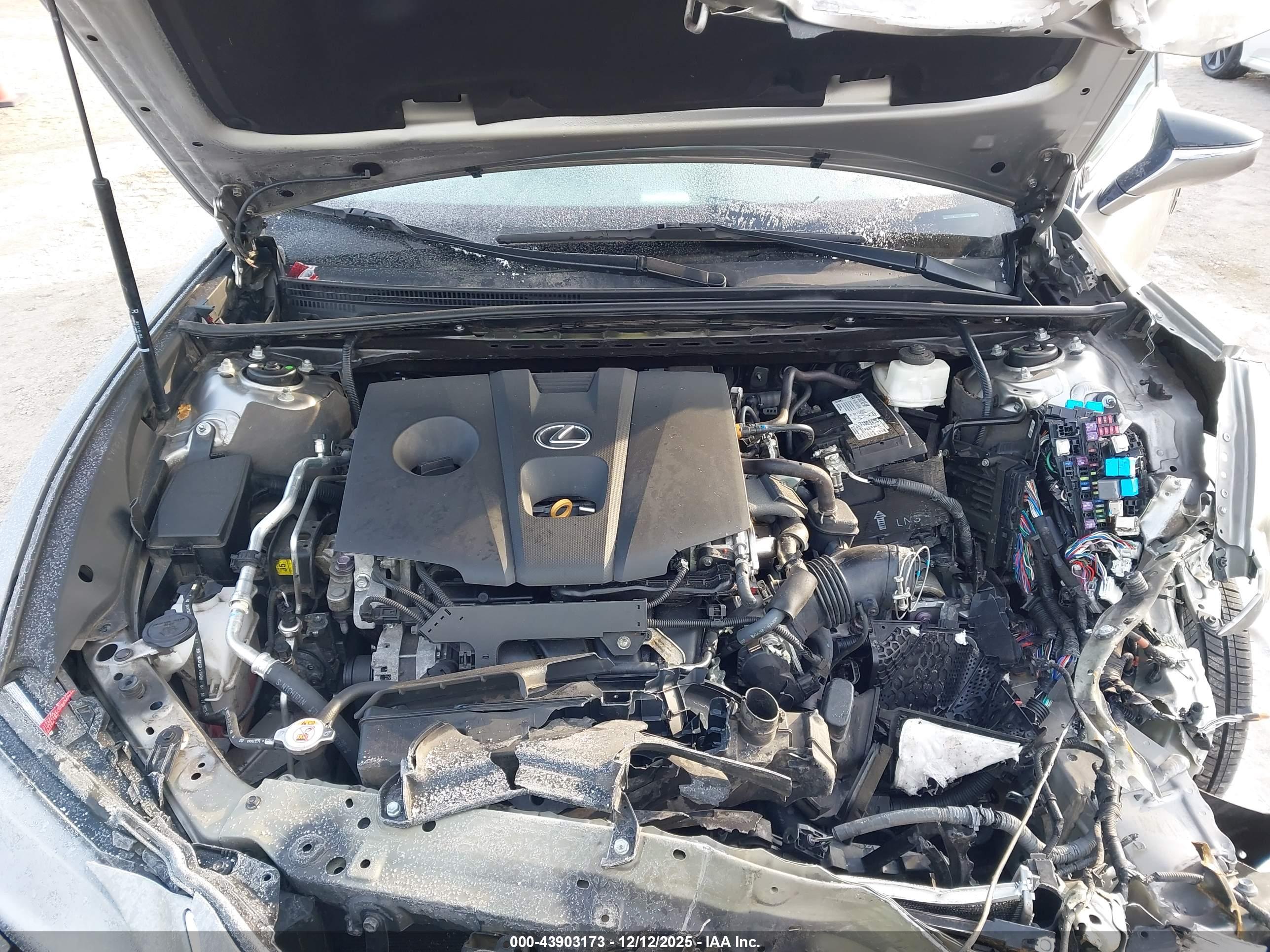 LEXUS ES image 10