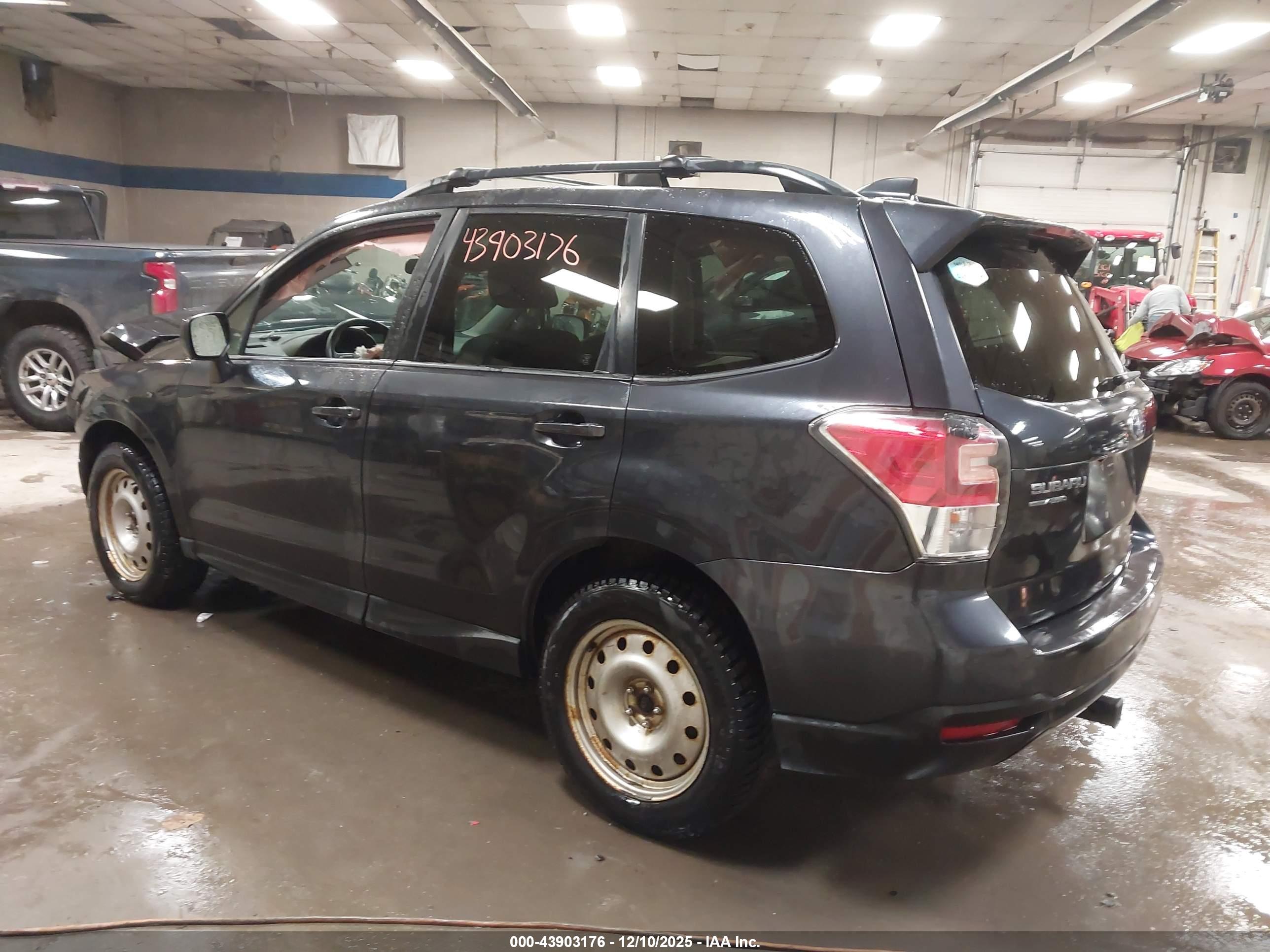 SUBARU FORESTER image 3