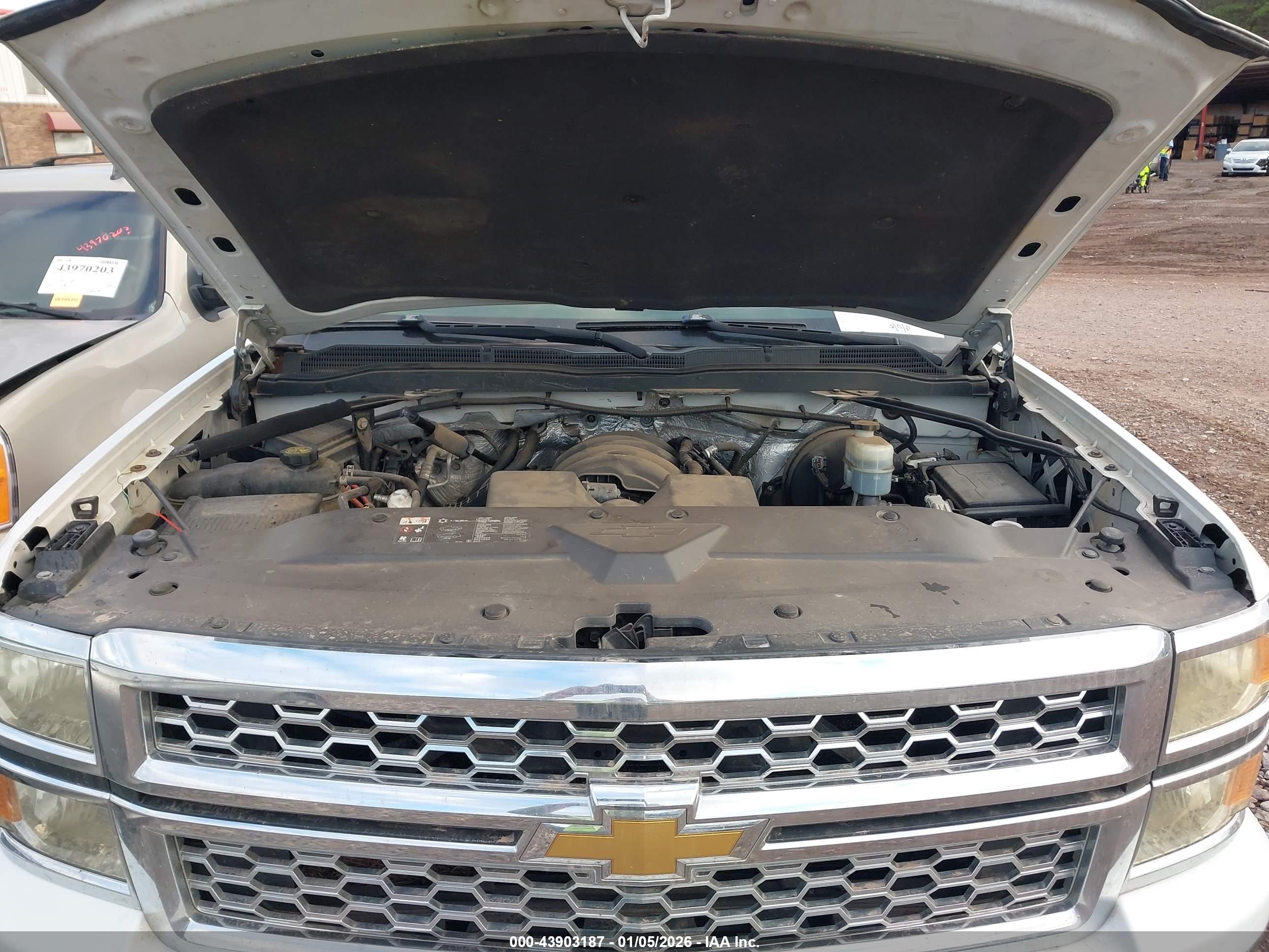 CHEVROLET SILVERADO image 10