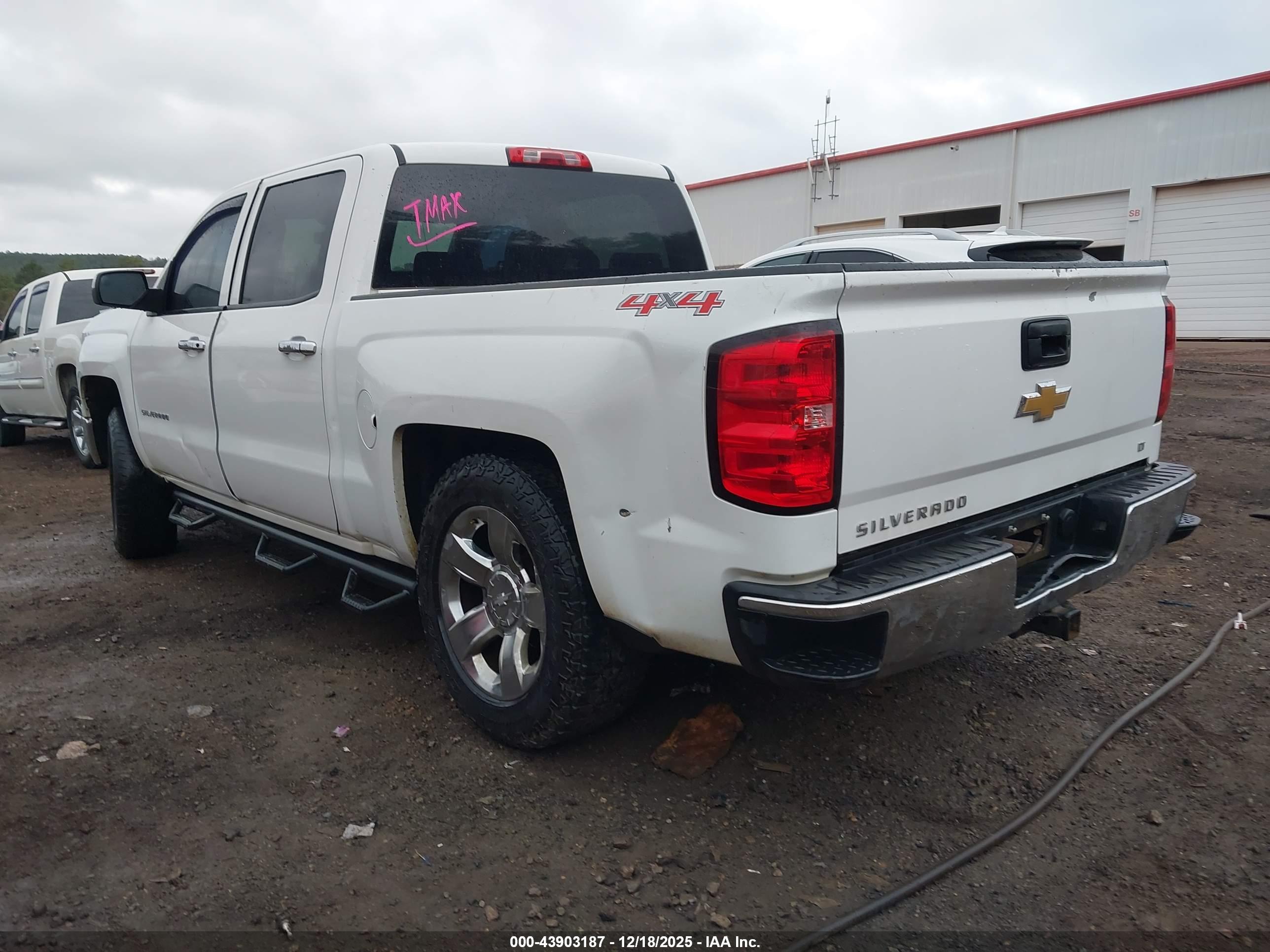 CHEVROLET SILVERADO image 3