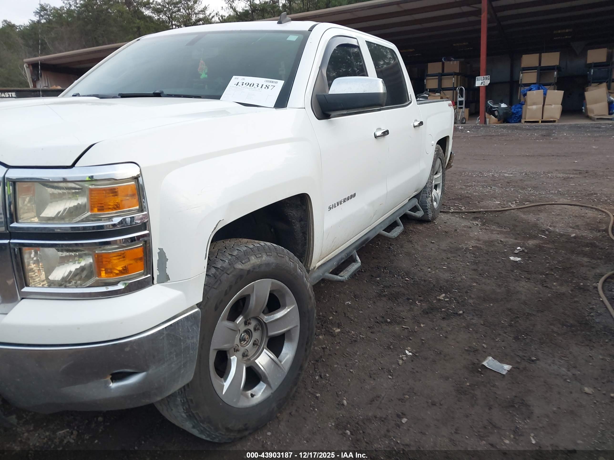 CHEVROLET SILVERADO image 6