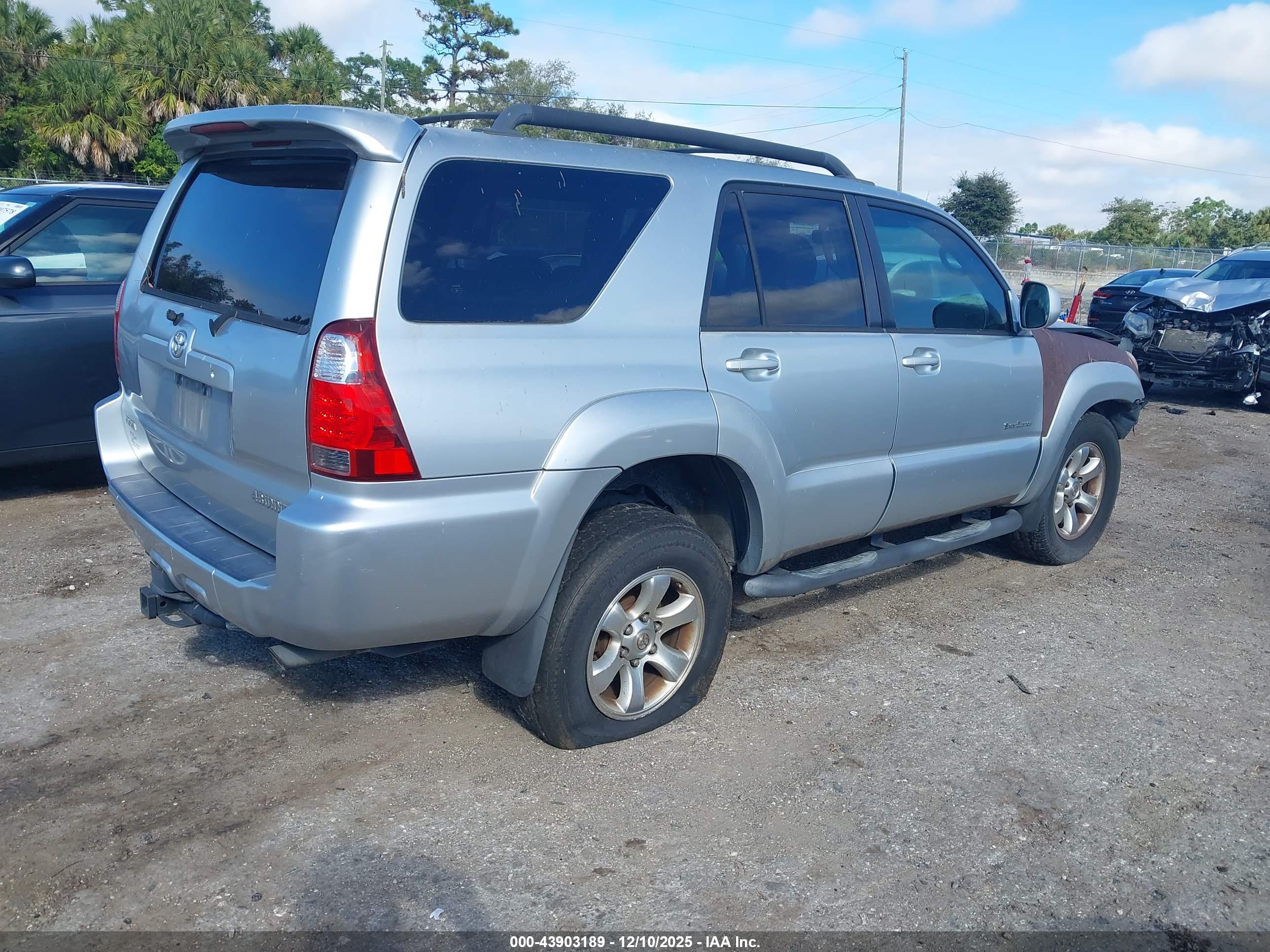 TOYOTA 4RUNNER image 4