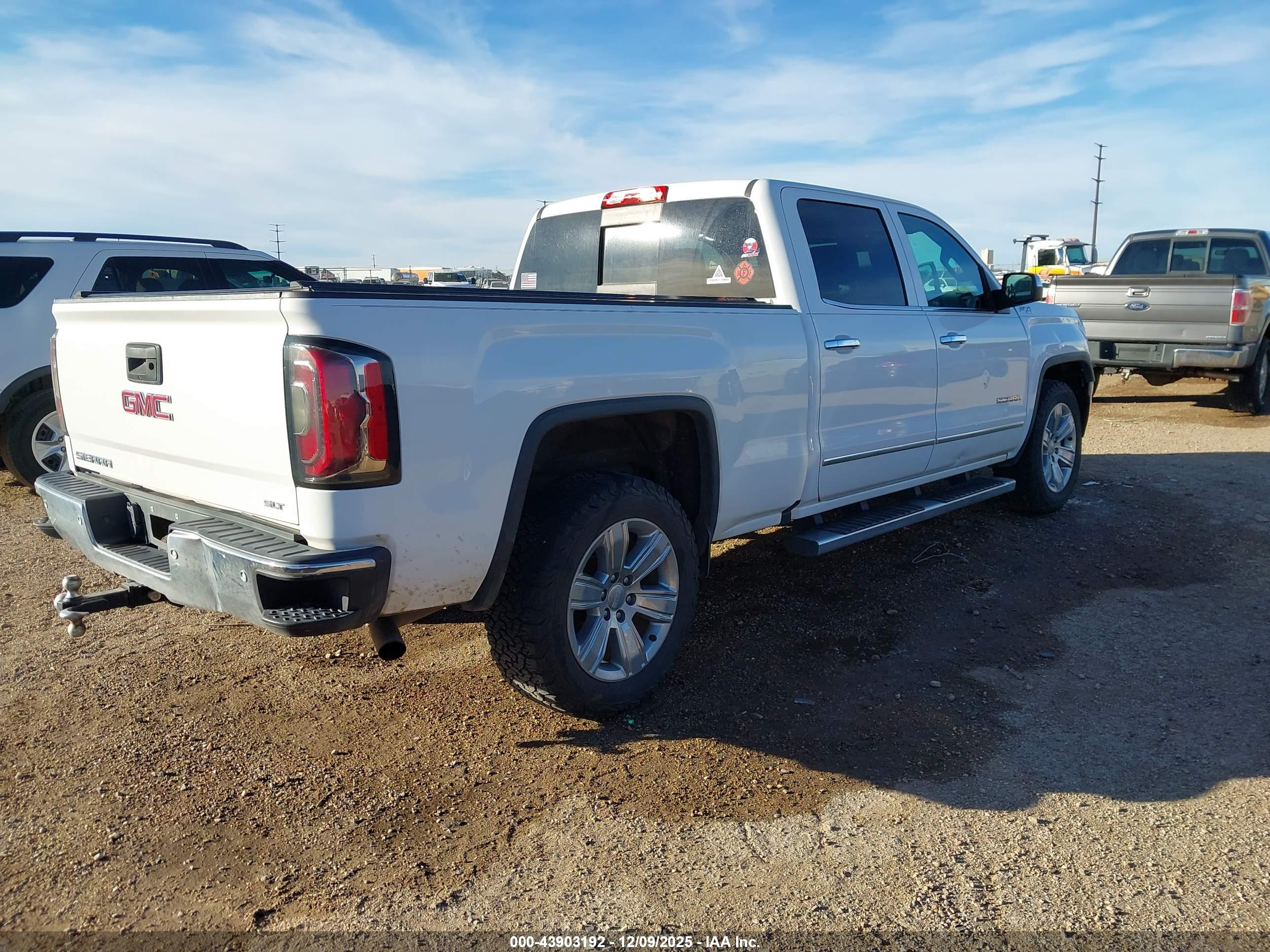 GMC SIERRA image 4