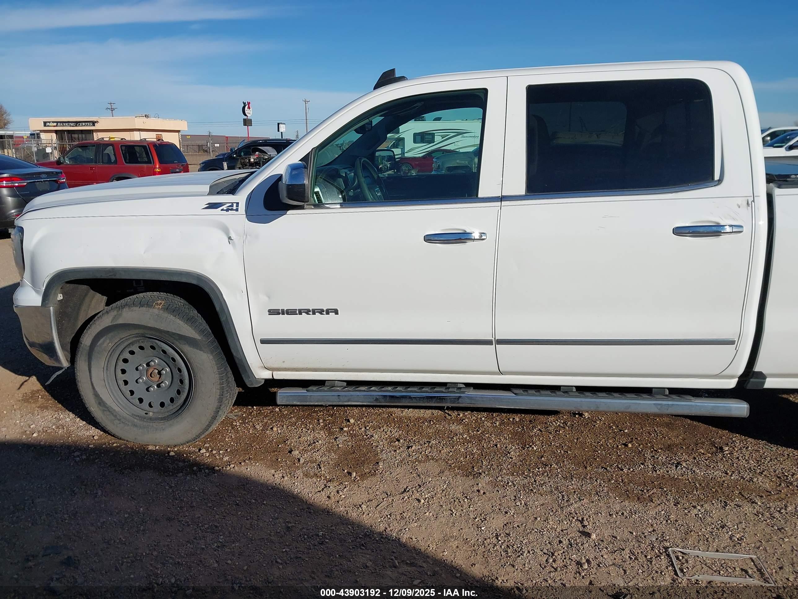 GMC SIERRA image 6