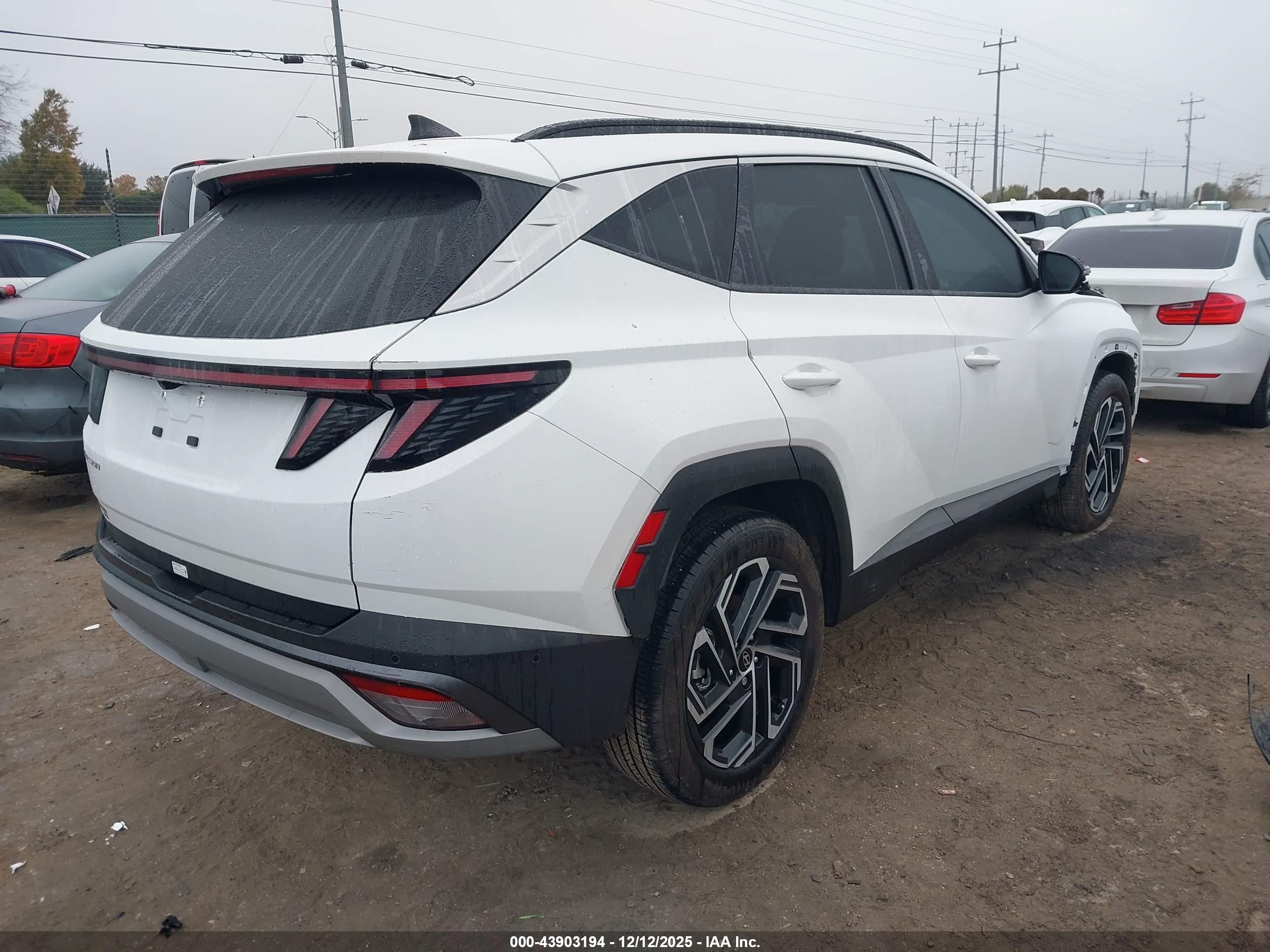 HYUNDAI TUCSON image 4