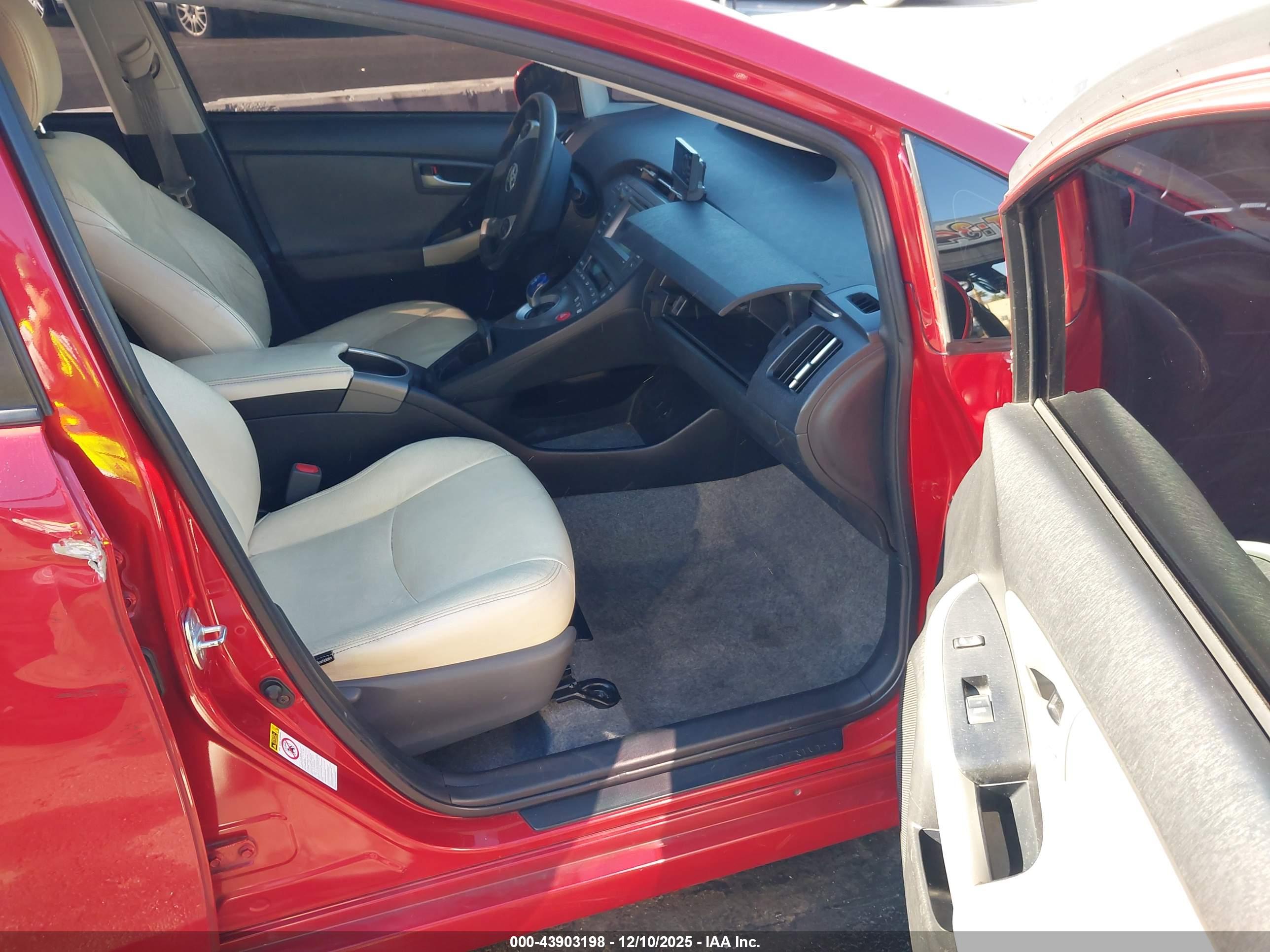 TOYOTA PRIUS image 5