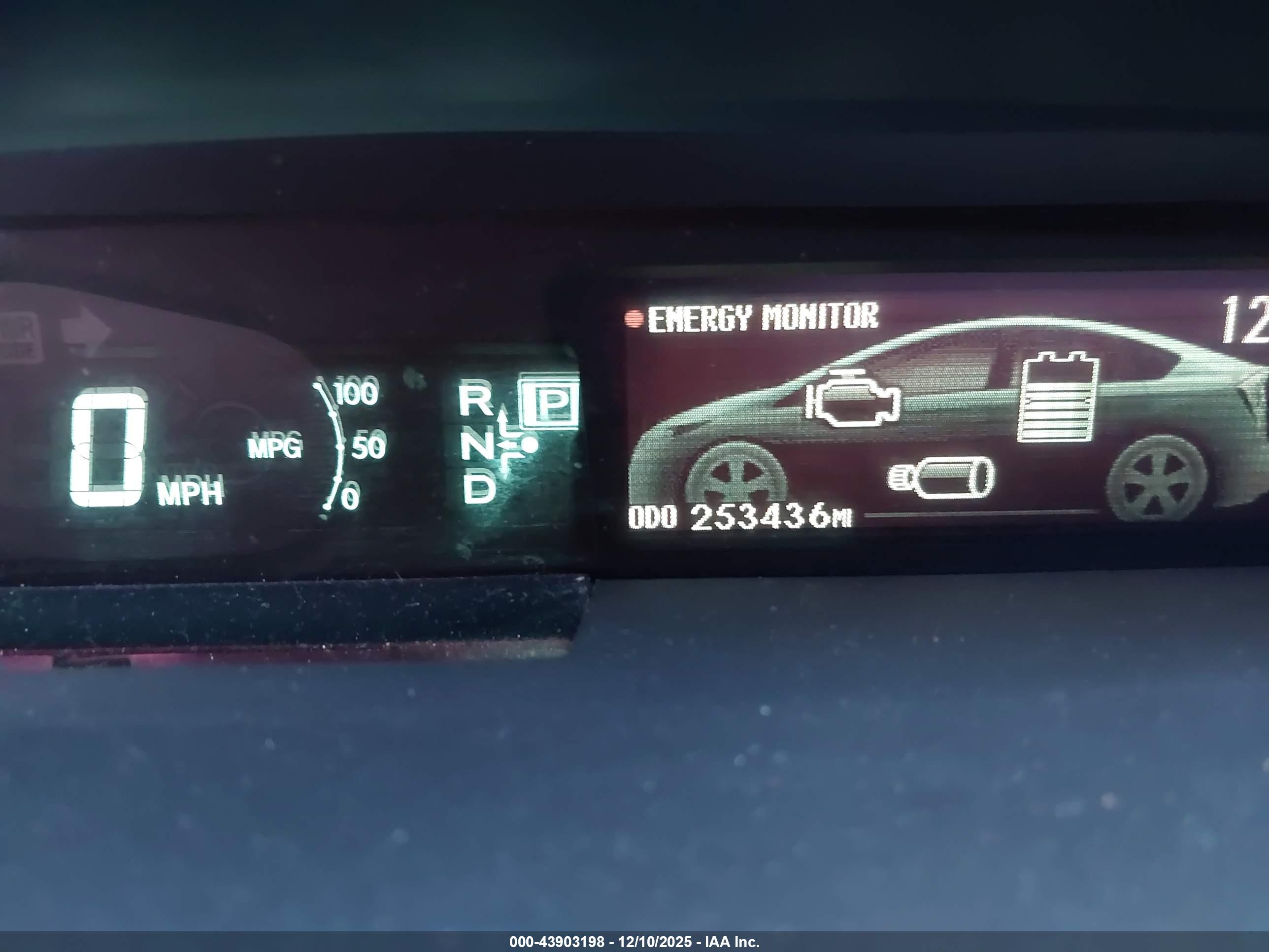 TOYOTA PRIUS image 7