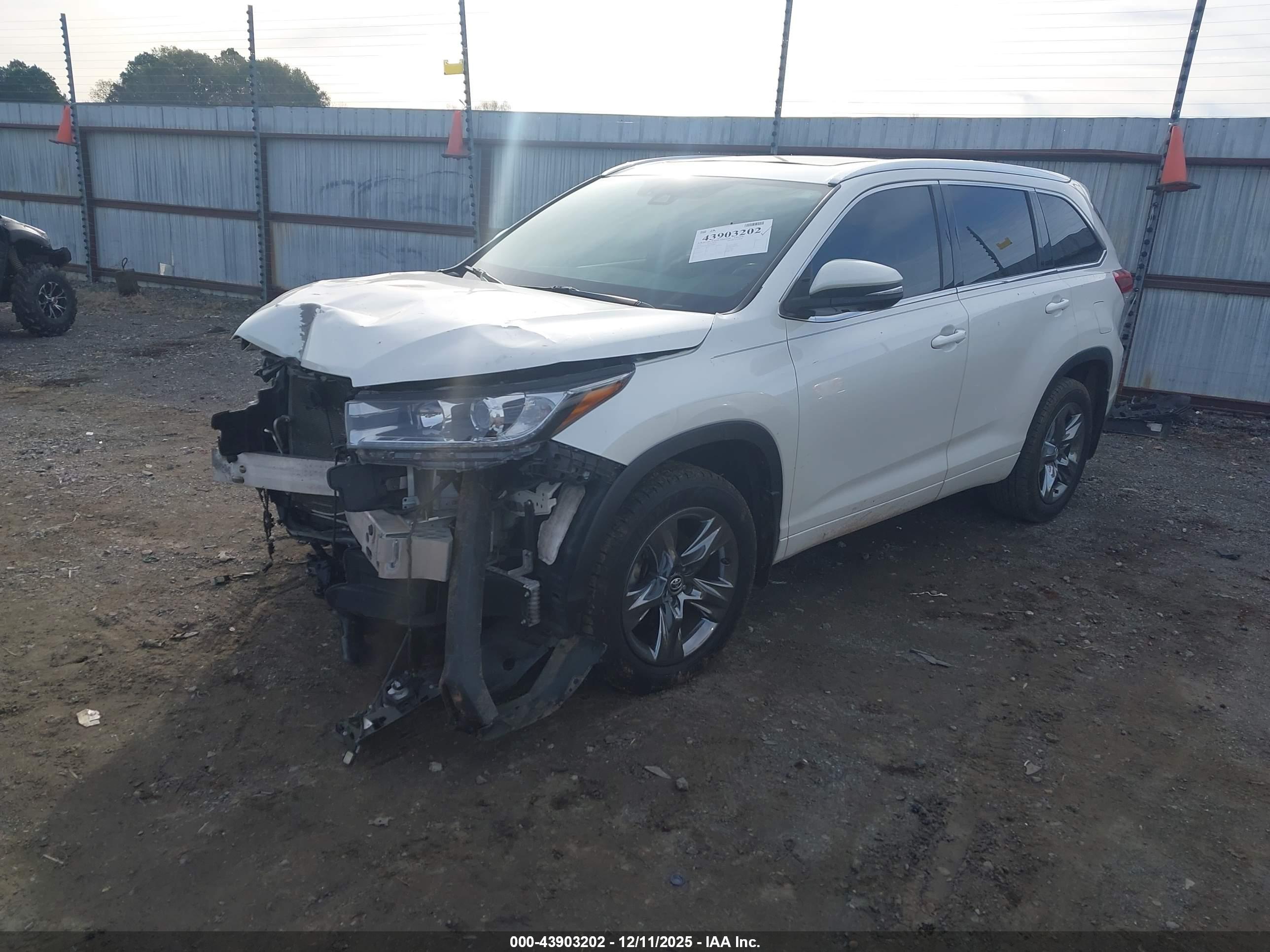 TOYOTA HIGHLANDER image 2