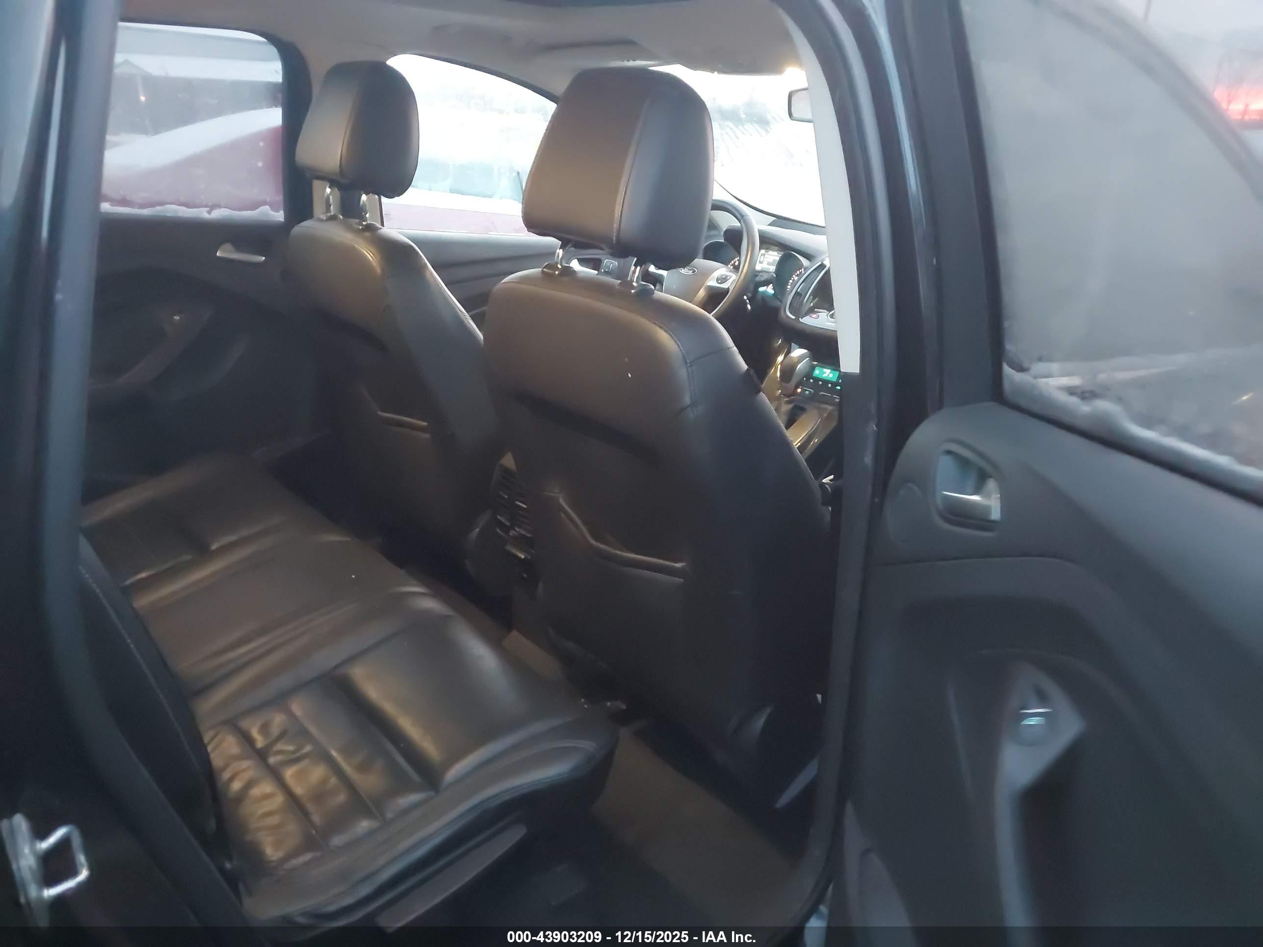 FORD ESCAPE image 8