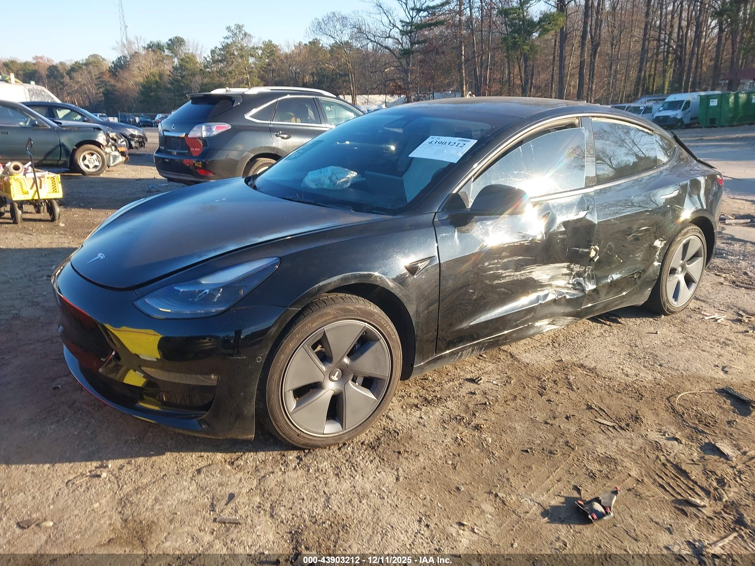 TESLA MODEL image 2