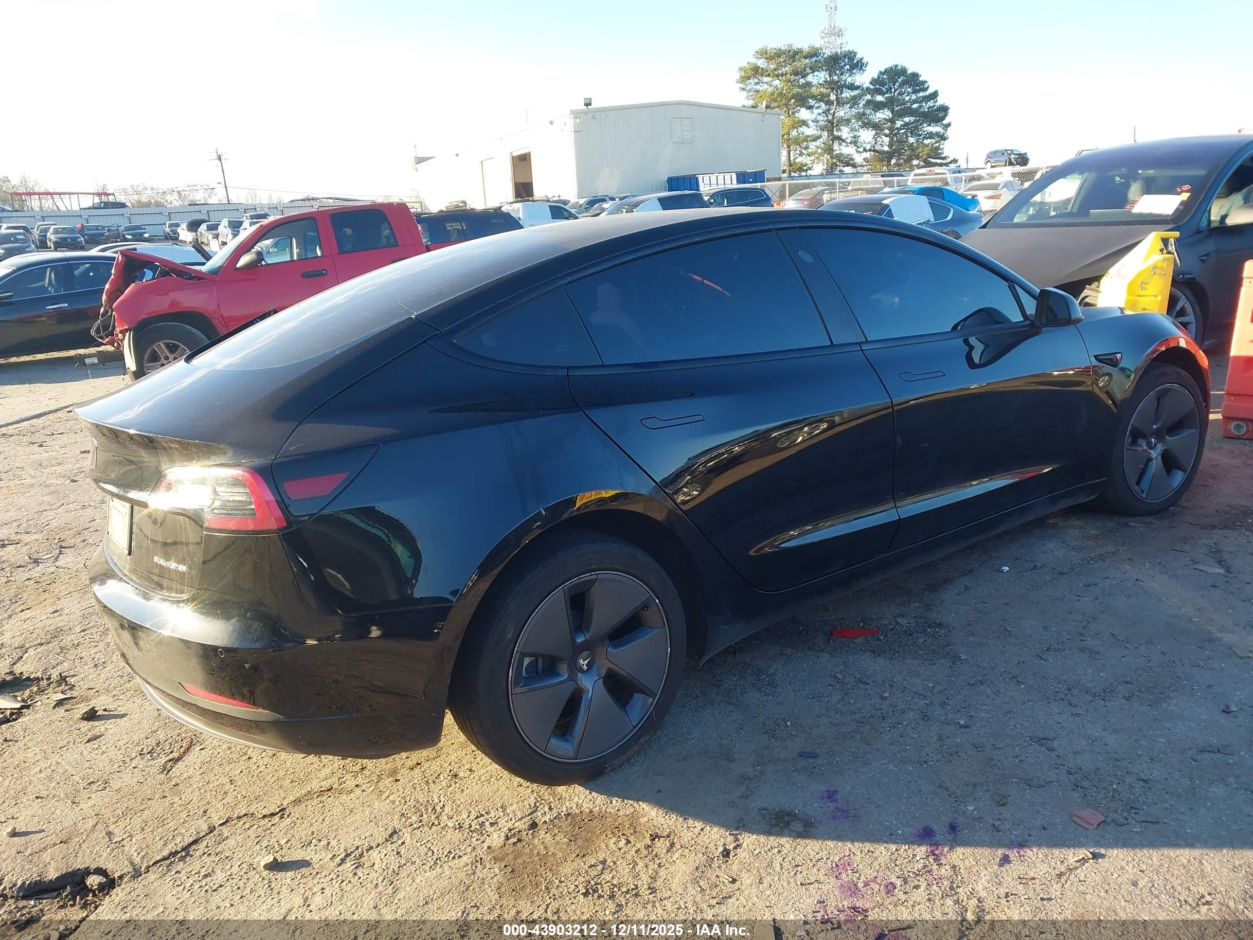 TESLA MODEL image 4