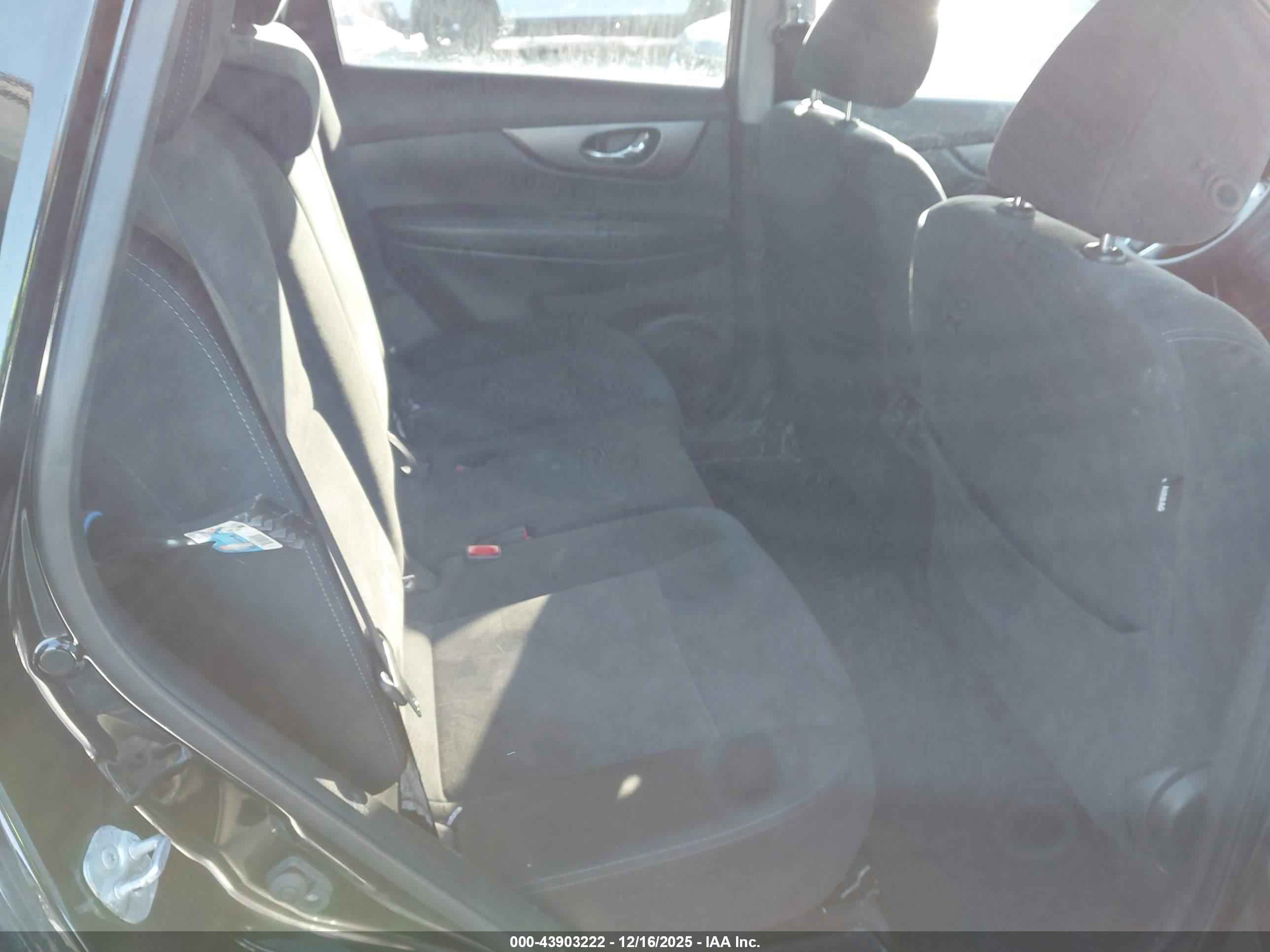 NISSAN ROGUE image 8