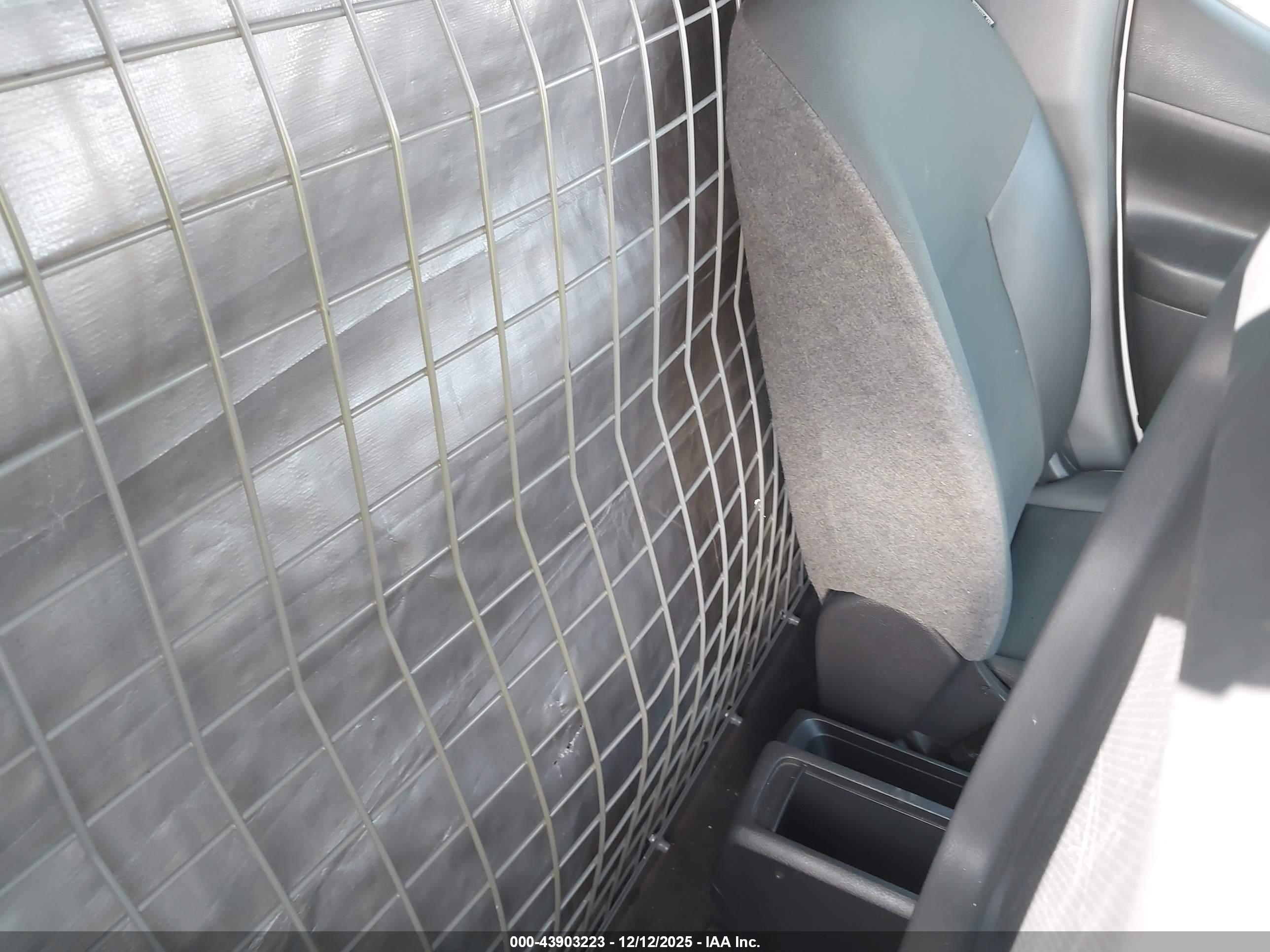 NISSAN NV200 image 8