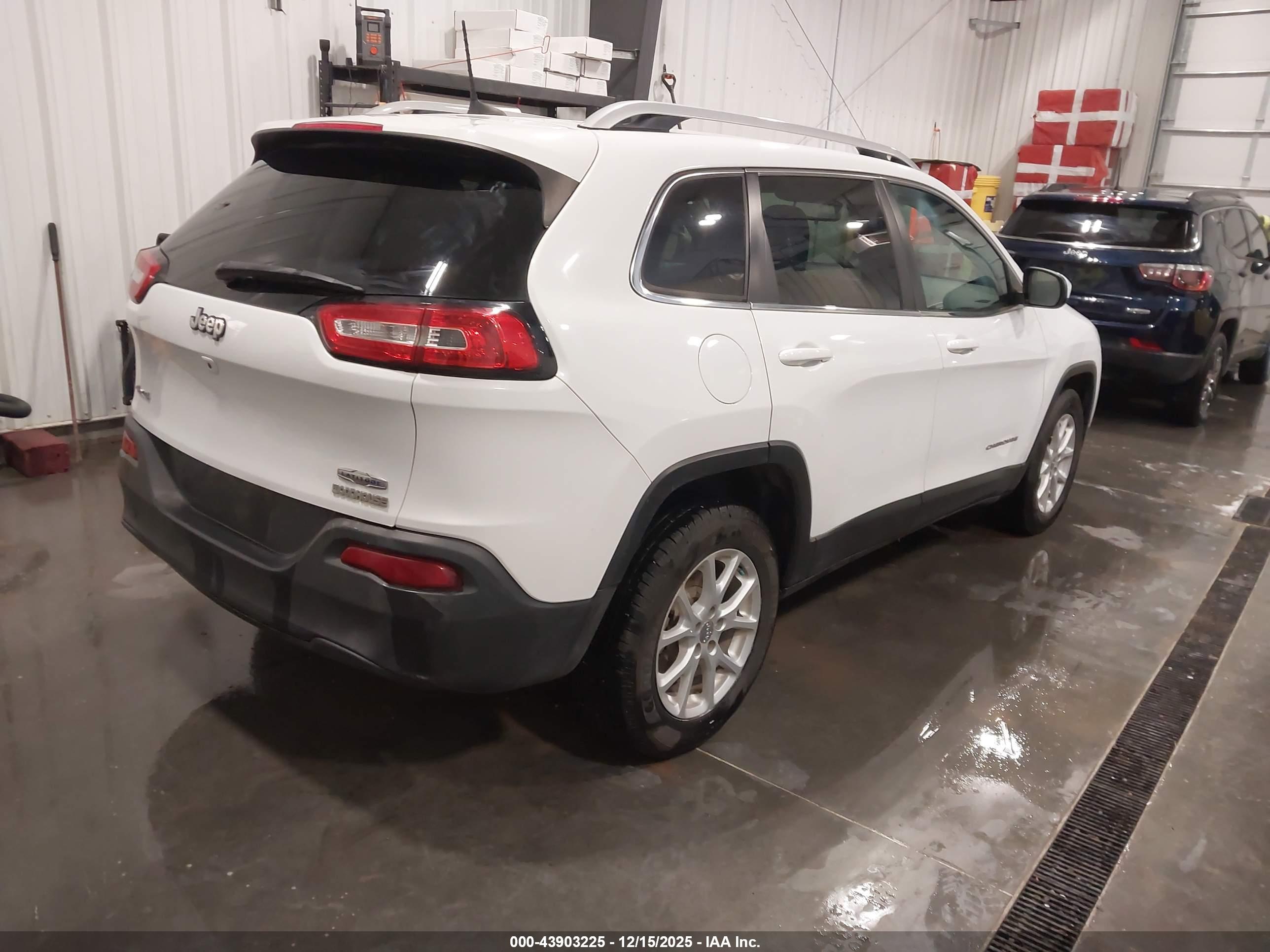 JEEP CHEROKEE image 4