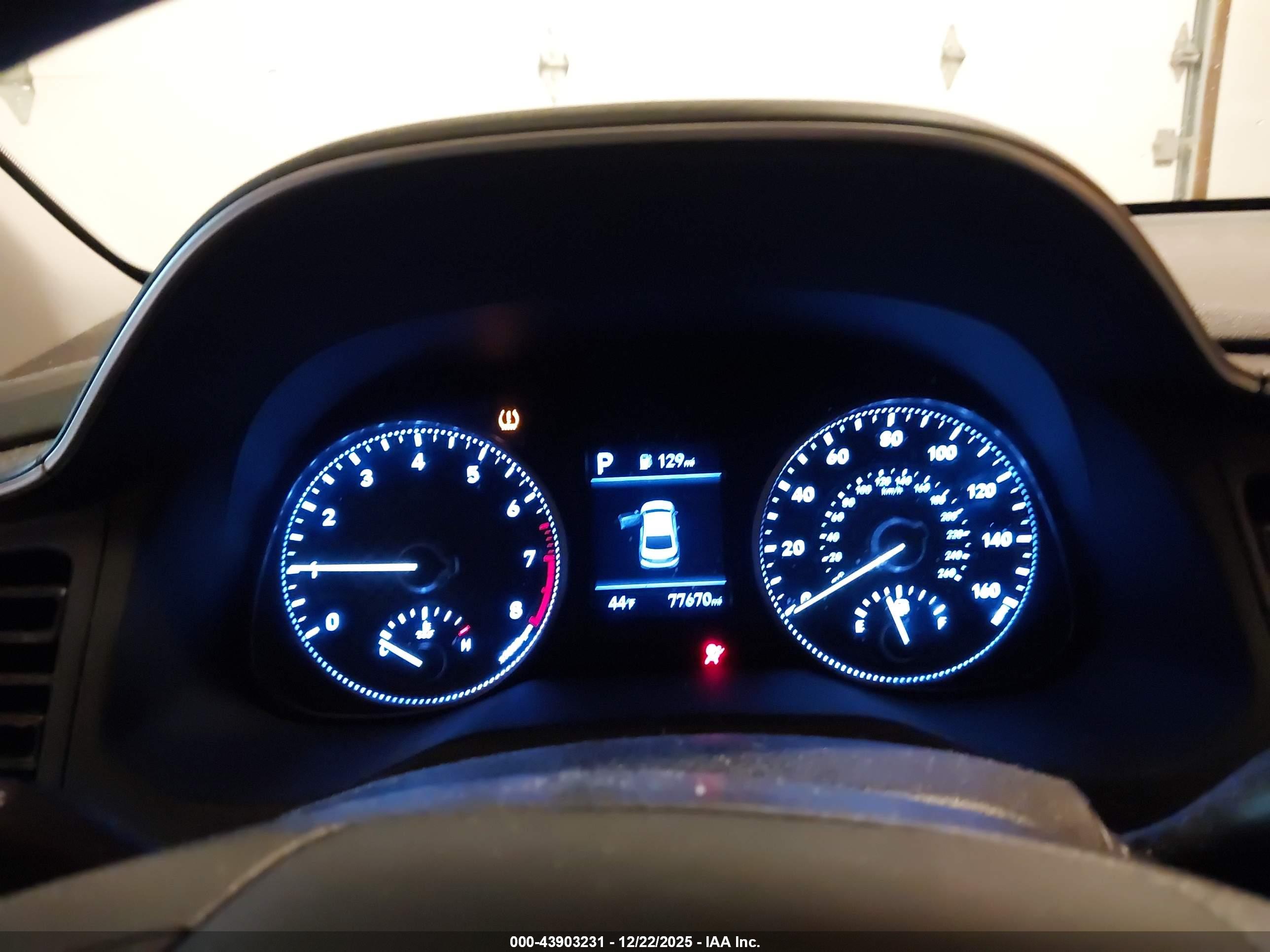 HYUNDAI ELANTRA image 7
