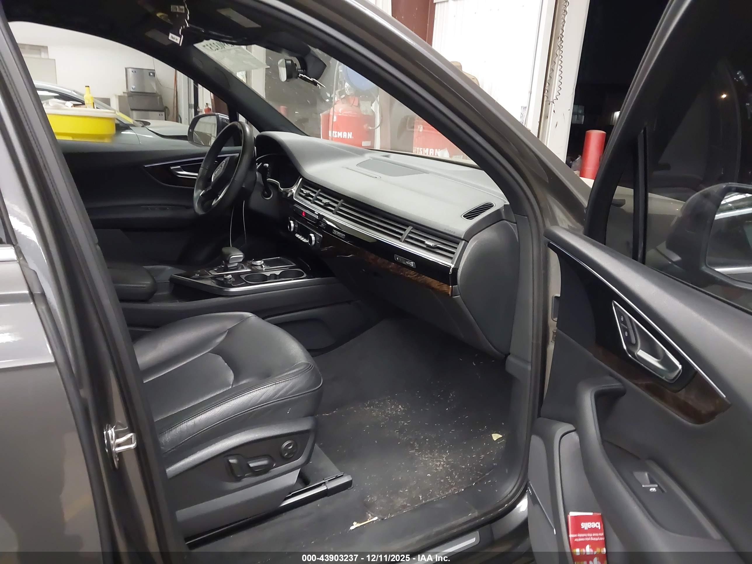 AUDI Q7 image 5