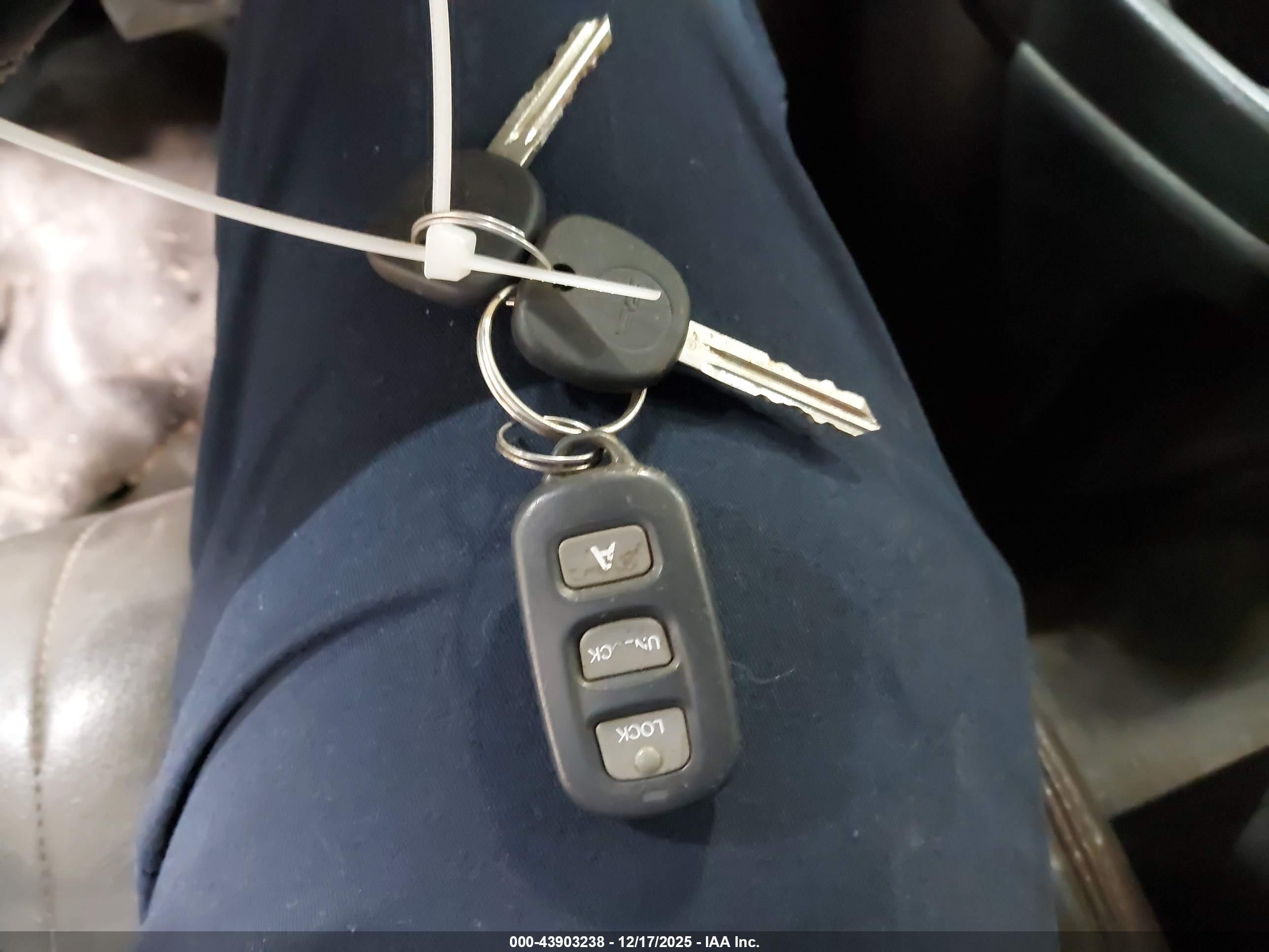 CHEVROLET EXPRESS image 11
