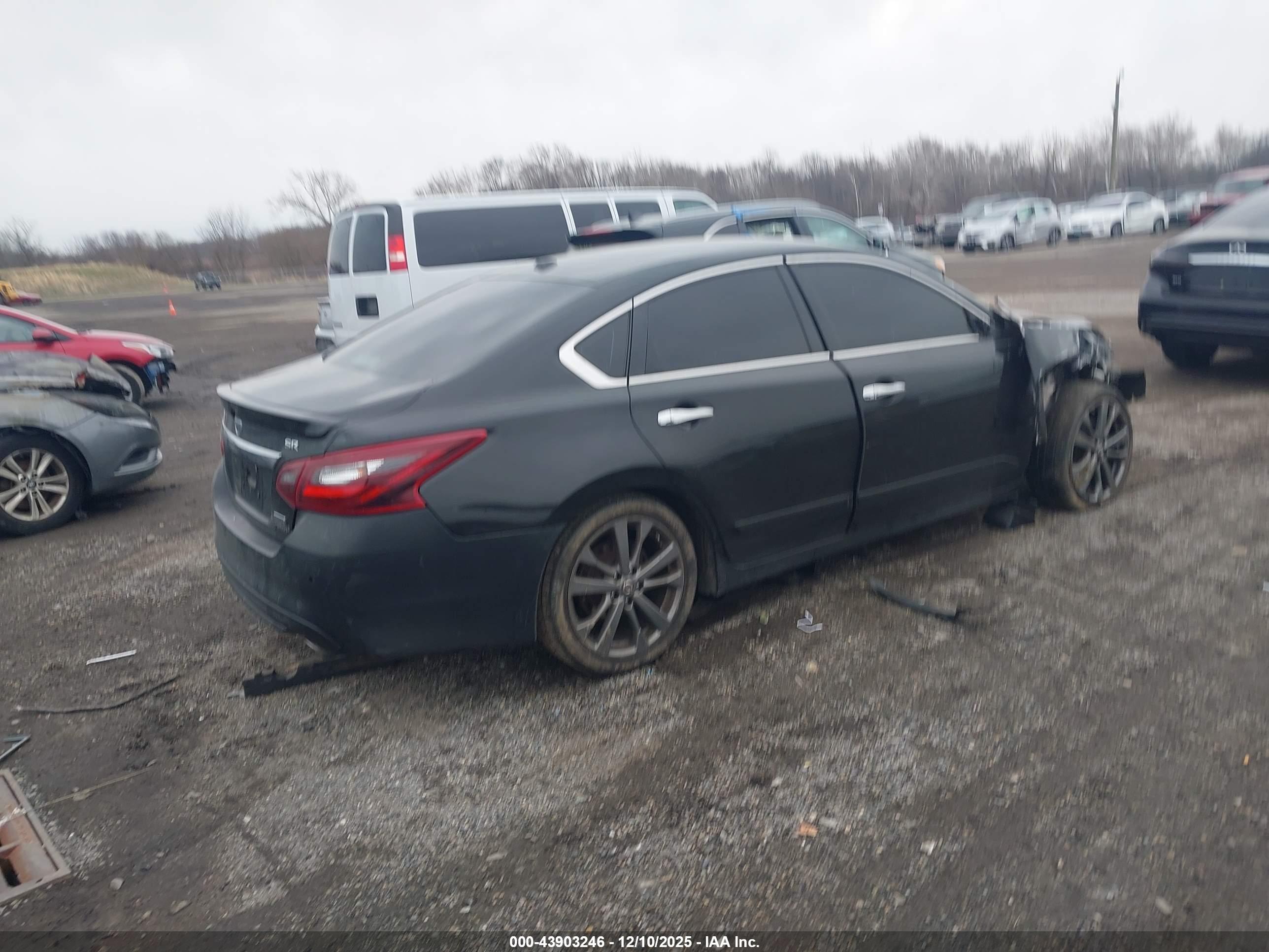 NISSAN ALTIMA image 4